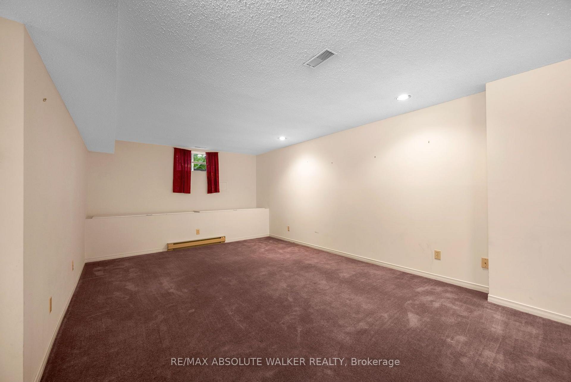 Photo 35 of 268 Pine Hill Drive, Ottawa, Kanata - Bridlewood — HOMEH