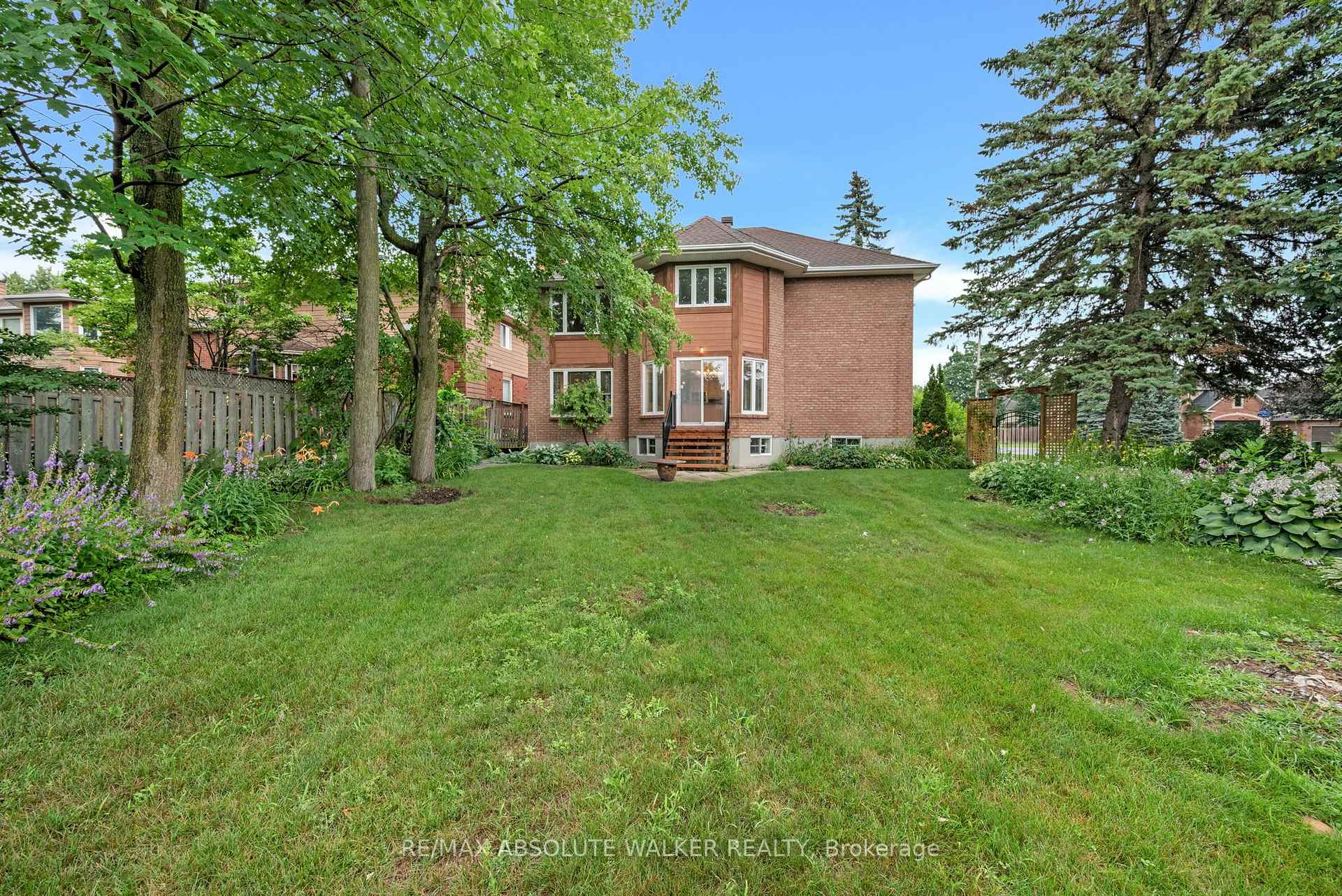 Photo 41 of 268 Pine Hill Drive, Ottawa, Kanata - Bridlewood — HOMEH
