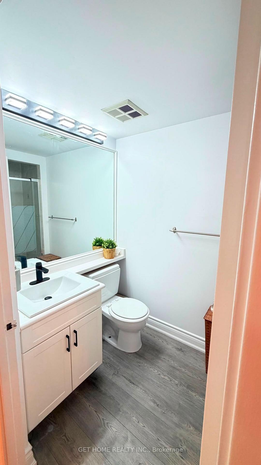 Photo 17 of Unit 1709, 2155 Burnhamthorpe Road W, Mississauga, Erin Mills — HOMEH