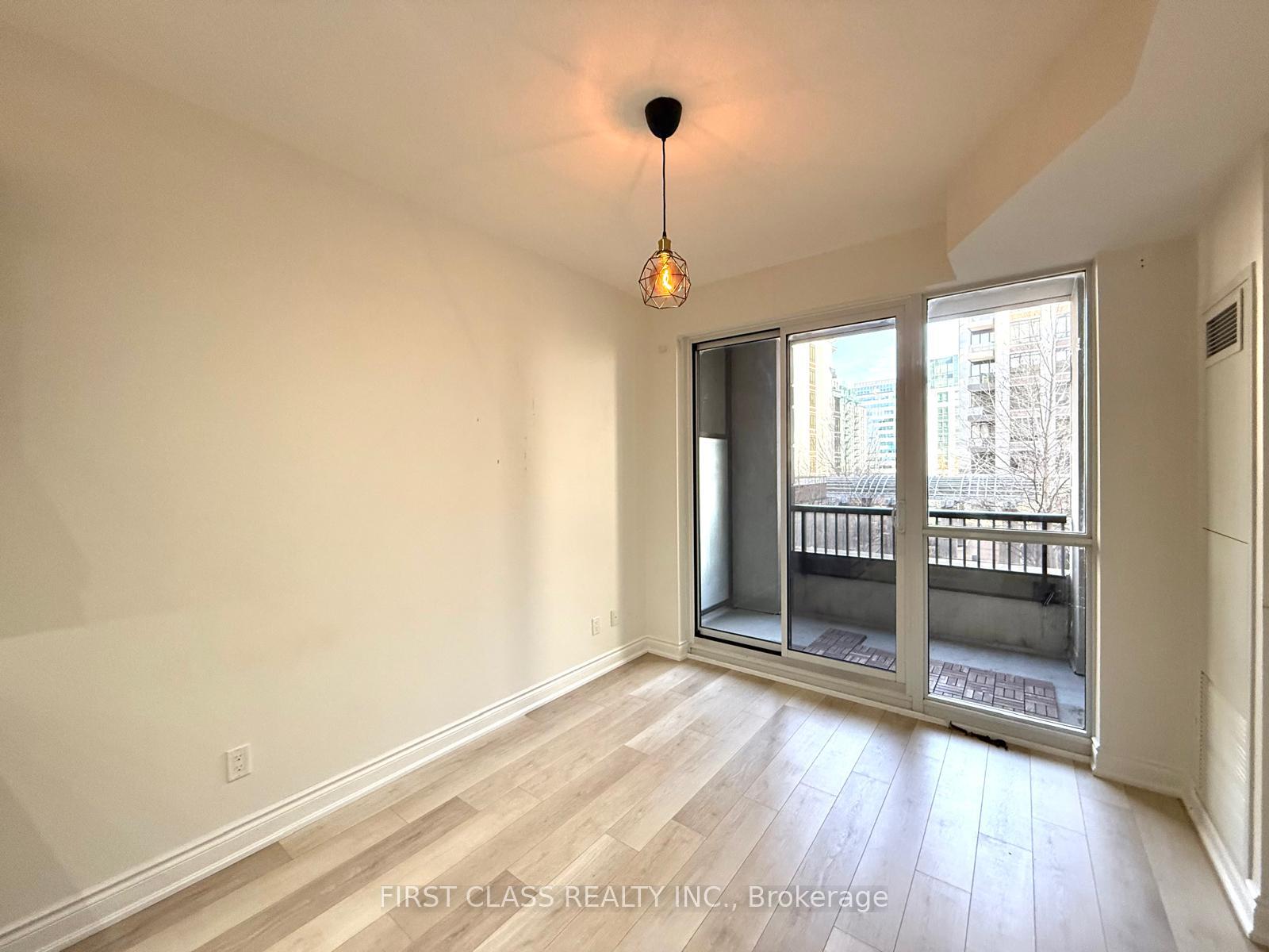 Photo 3 of Unit 315, 38 Cedarland Drive, Markham, Unionville — HOMEH
