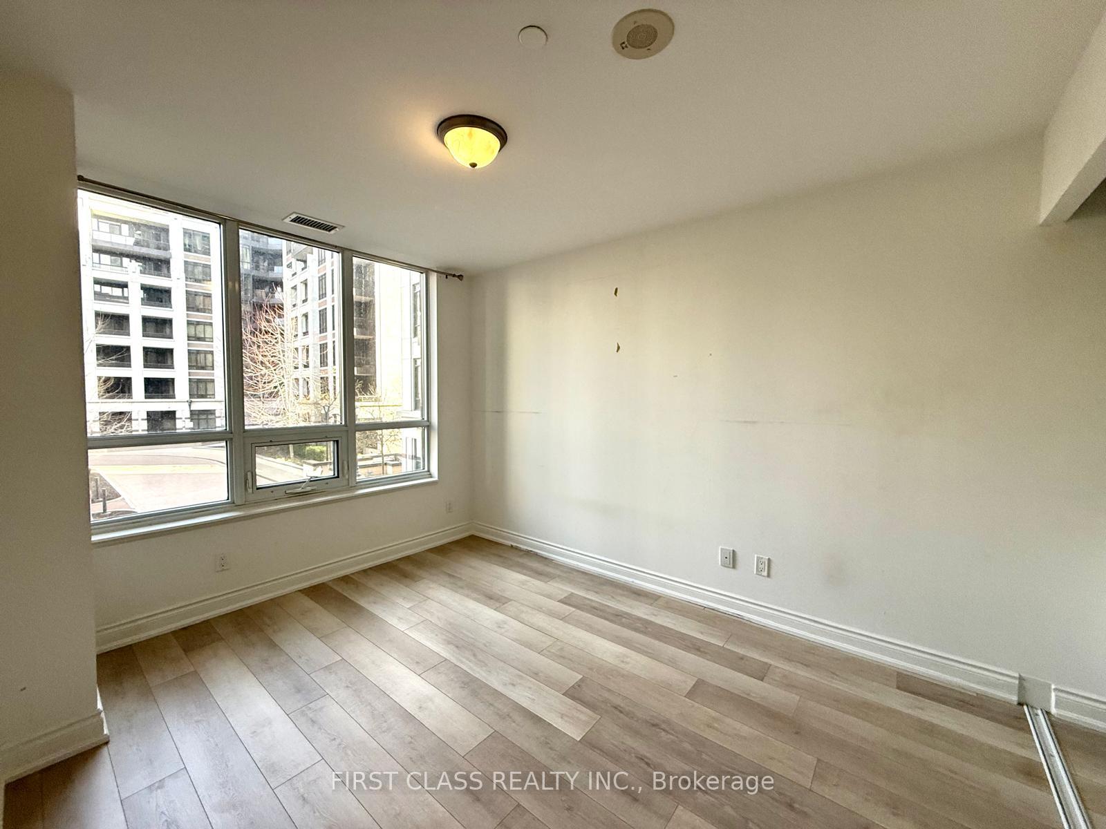 Photo 5 of Unit 315, 38 Cedarland Drive, Markham, Unionville — HOMEH