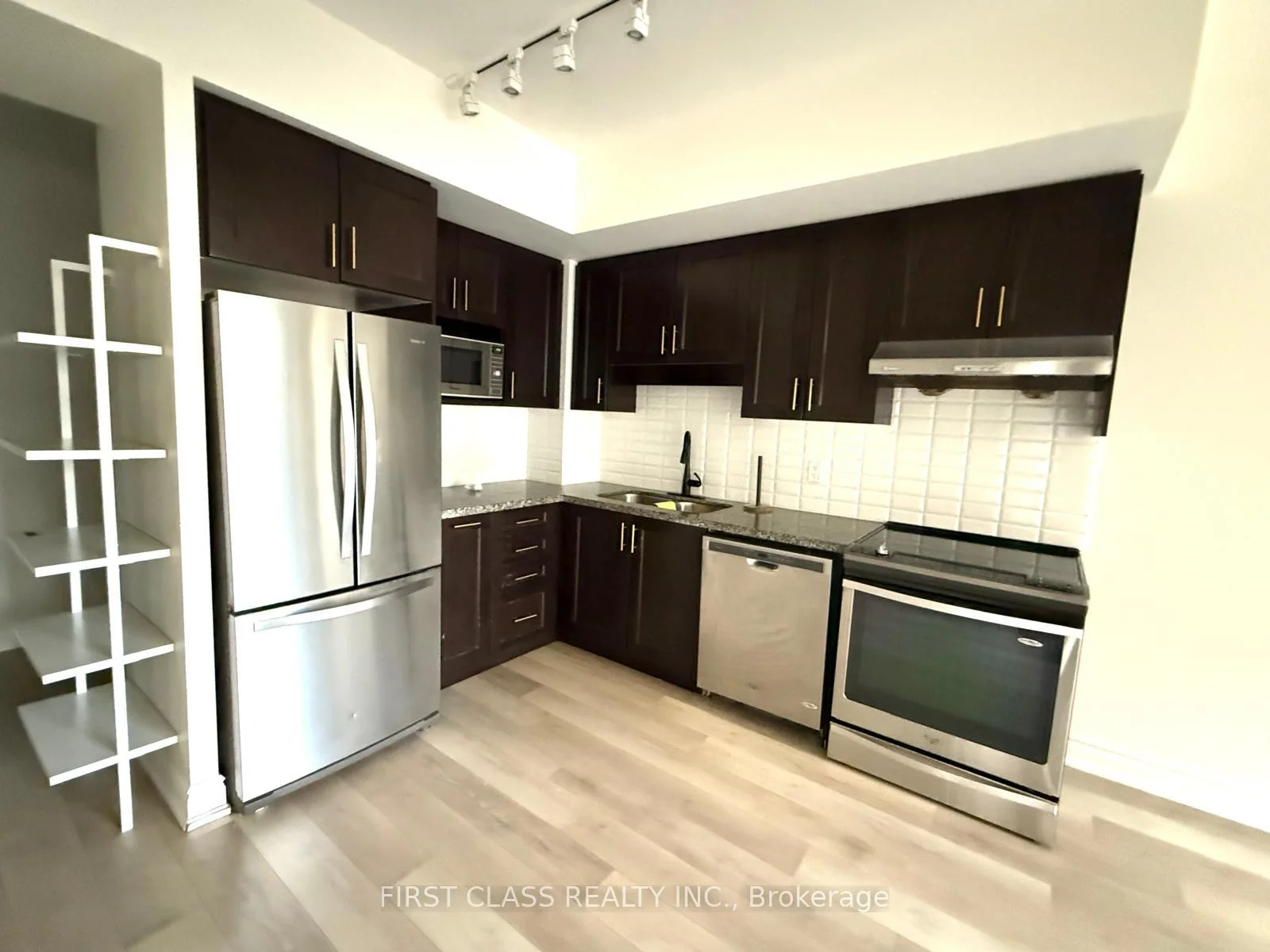 Photo 12 of Unit 315, 38 Cedarland Drive, Markham, Unionville — HOMEH