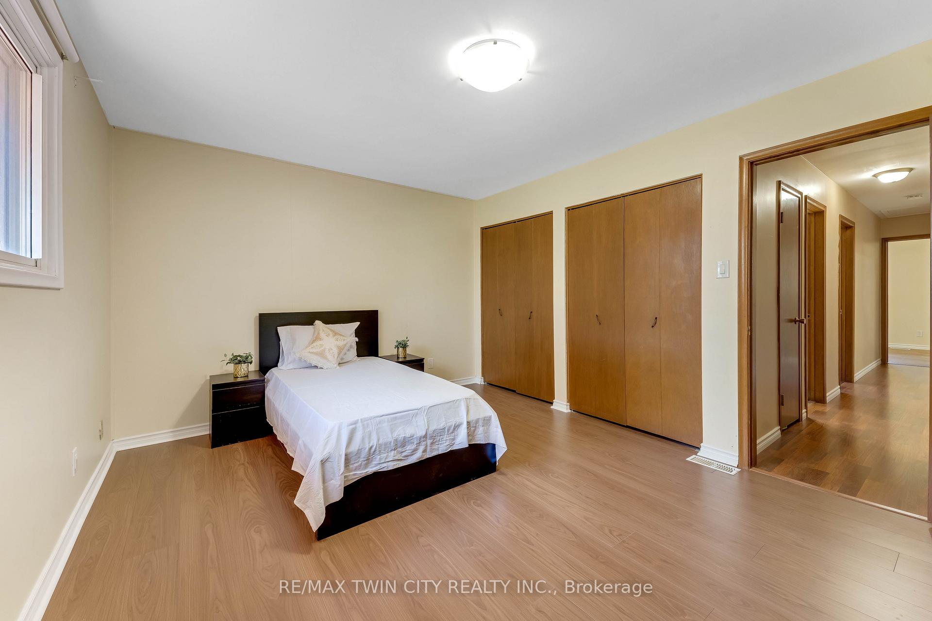 Photo 24 of 402 Lakeview Drive, Waterloo, Lakeshore Village — HOMEH
