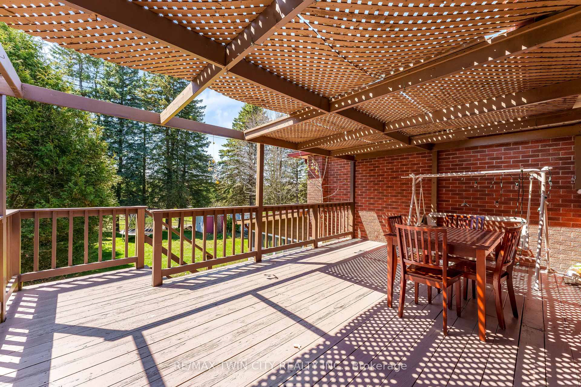 Photo 35 of 402 Lakeview Drive, Waterloo, Lakeshore Village — HOMEH