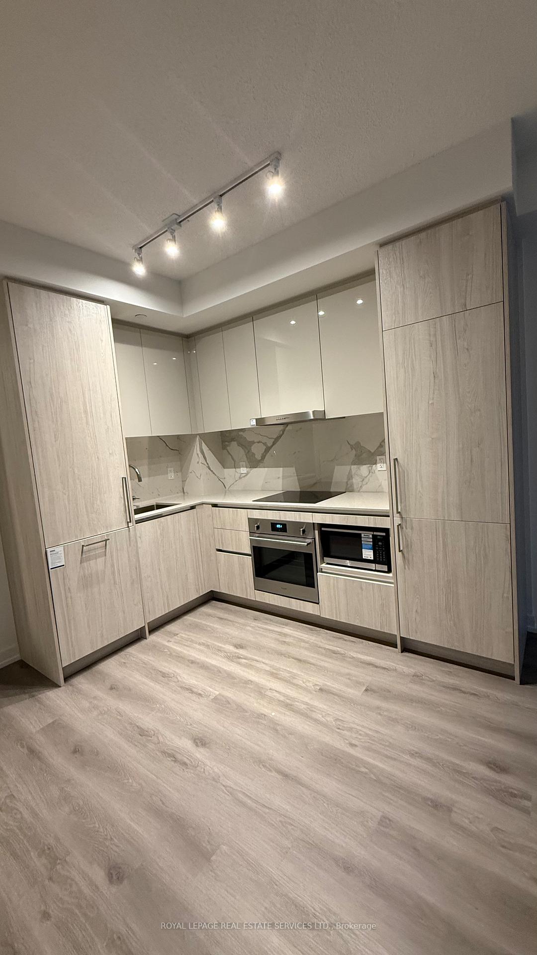 Photo 10 of Unit 5701, 225 Commerce Street, Vaughan, Vaughan Corporate Centre — HOMEH