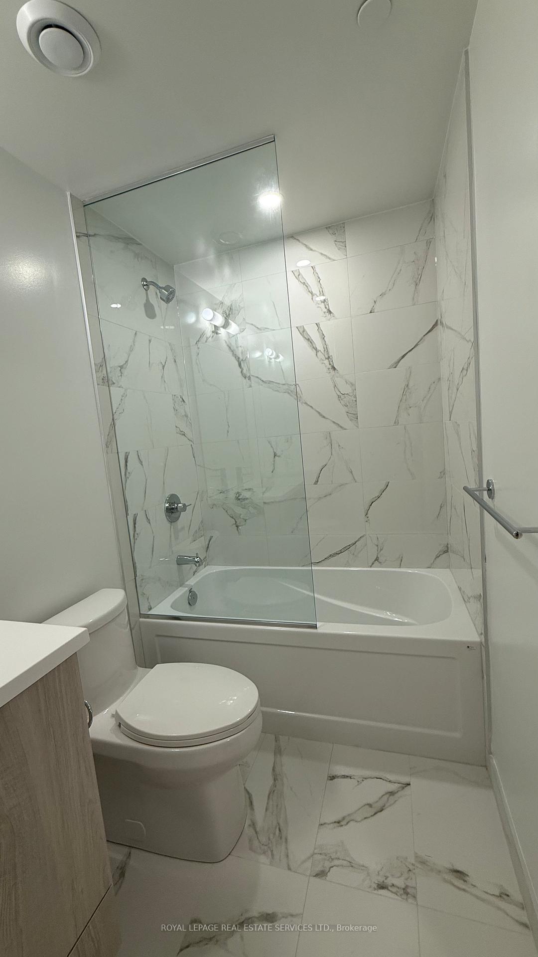 Photo 16 of Unit 5701, 225 Commerce Street, Vaughan, Vaughan Corporate Centre — HOMEH
