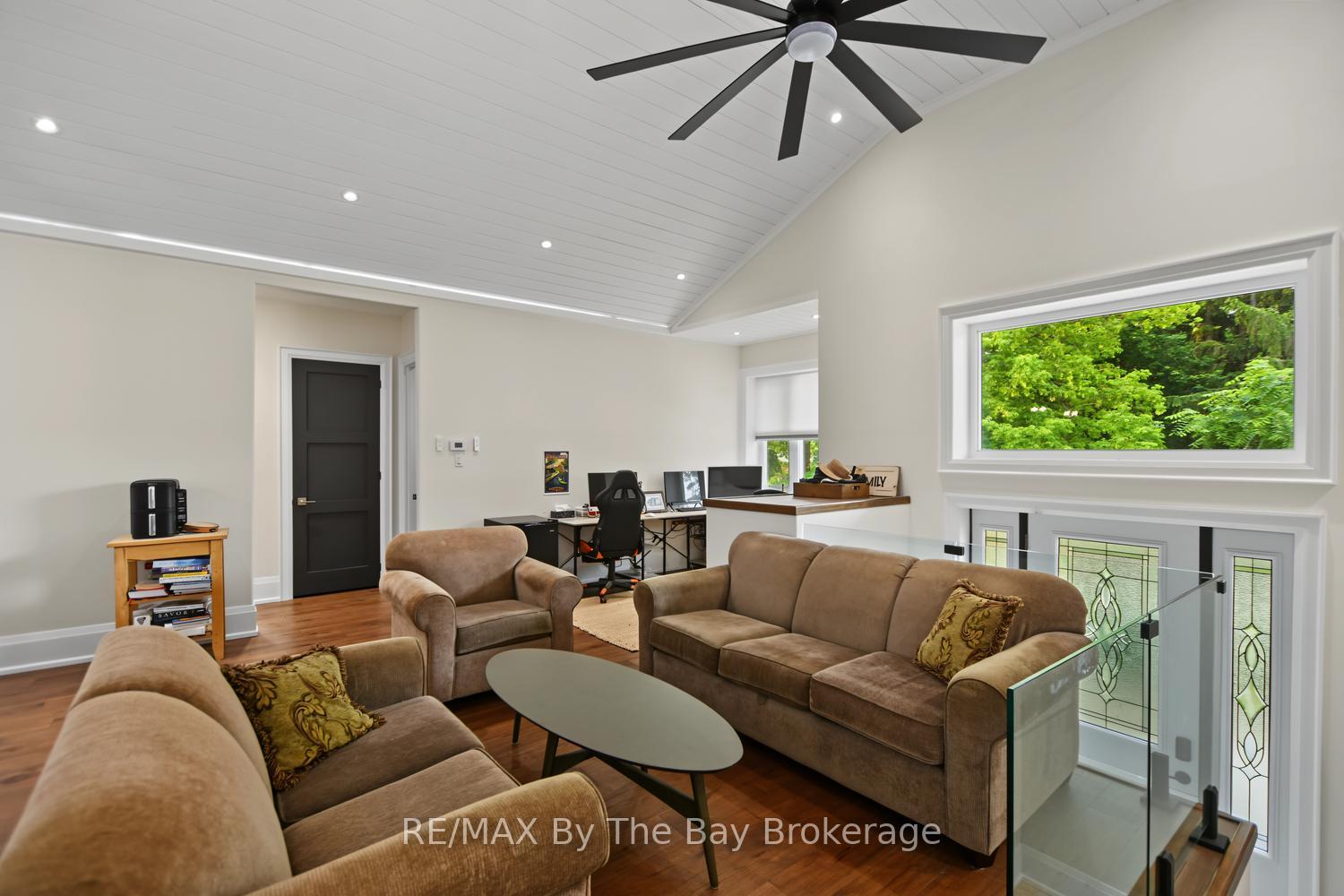 Photo 11 of 208 Thomas Street, Clearview, Stayner — HOMEH