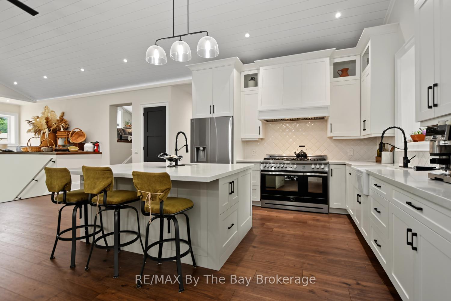 Photo 18 of 208 Thomas Street, Clearview, Stayner — HOMEH