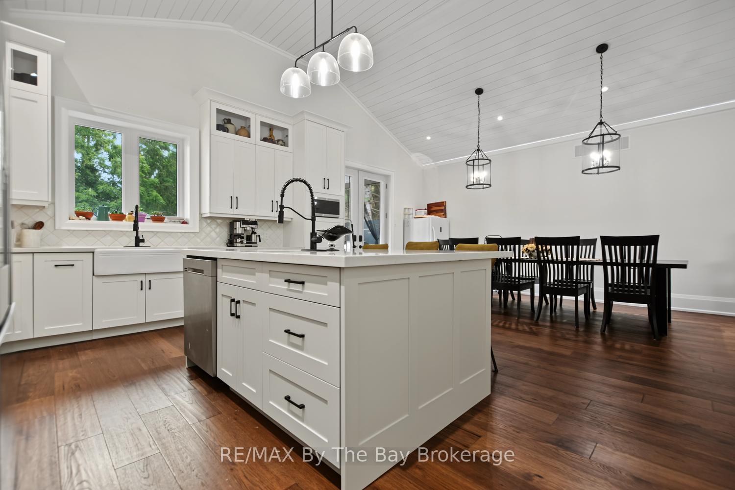 Photo 19 of 208 Thomas Street, Clearview, Stayner — HOMEH