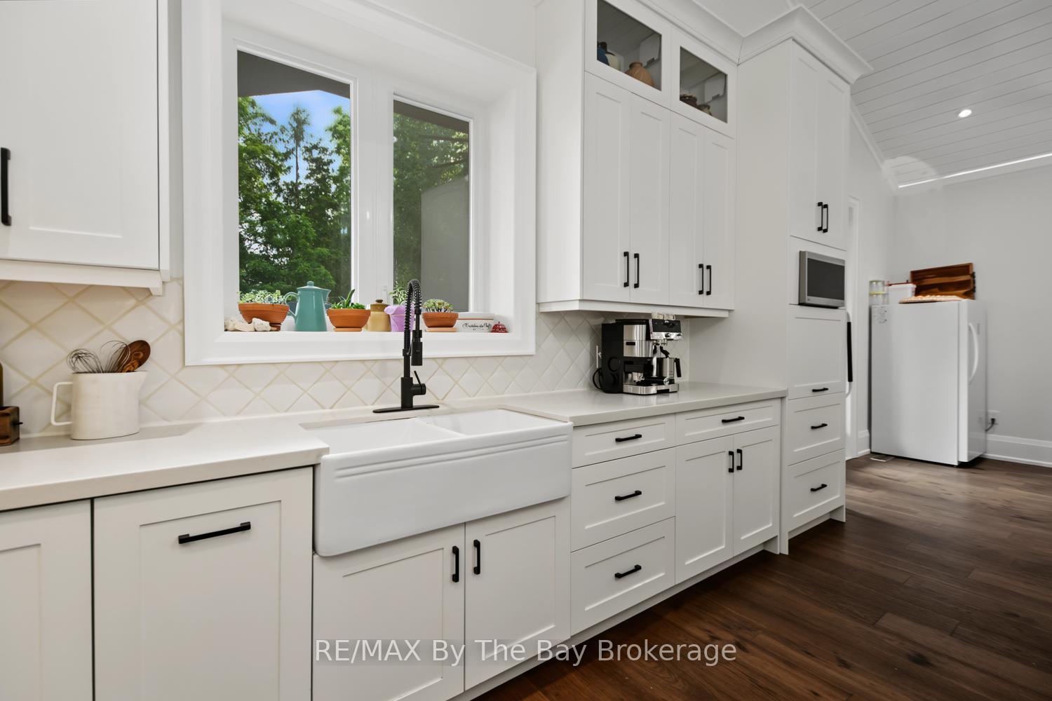 Photo 20 of 208 Thomas Street, Clearview, Stayner — HOMEH