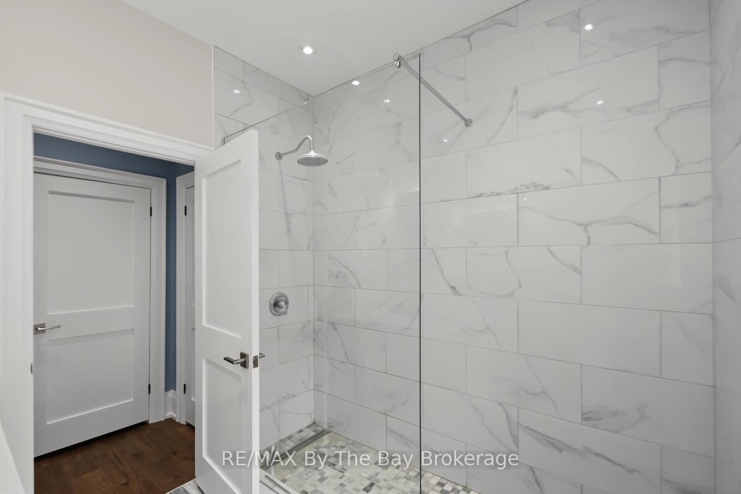 Photo 29 of 208 Thomas Street, Clearview, Stayner — HOMEH