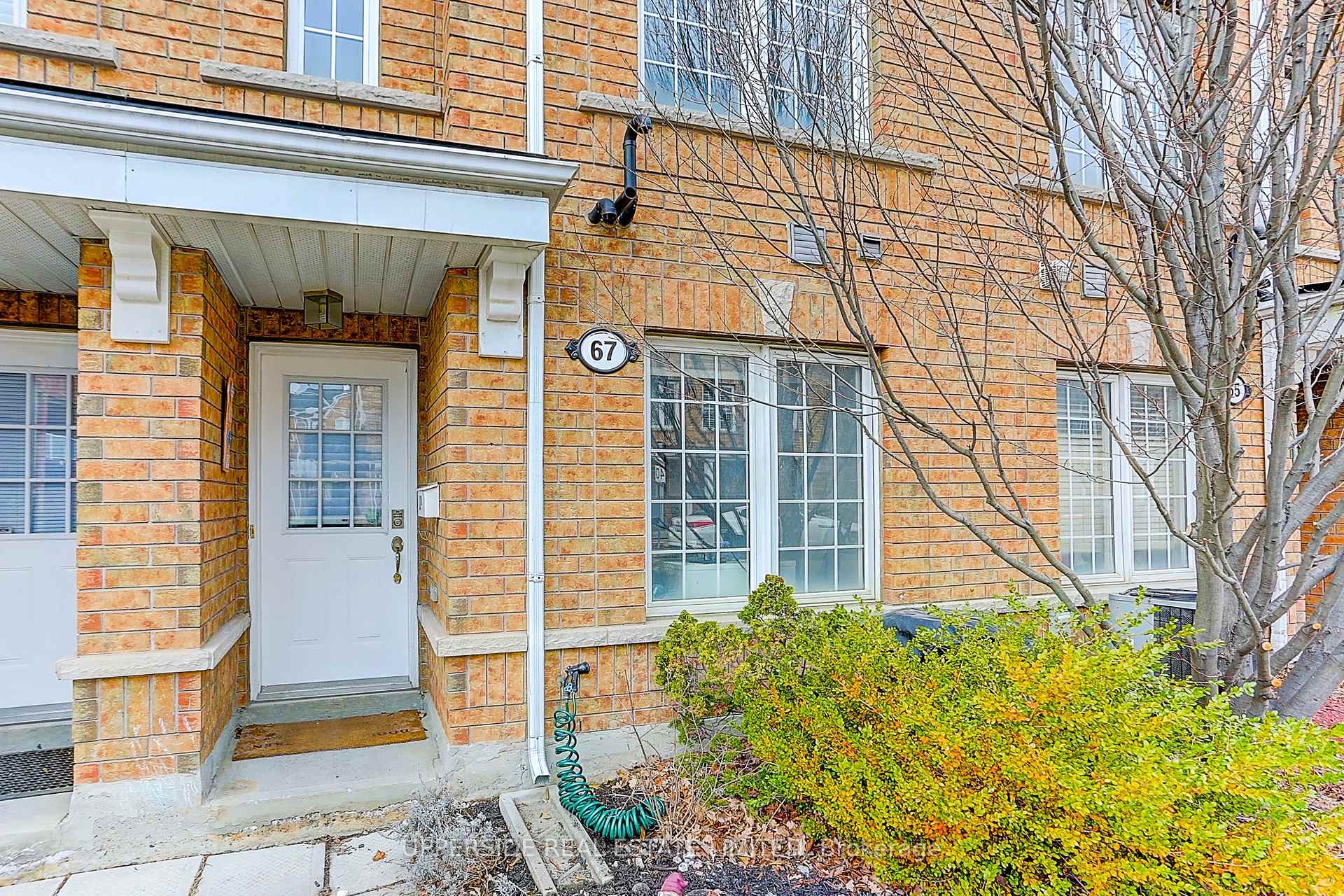 Photo 2 of 67 Birdstone Crescent, Toronto, Junction Area — HOMEH