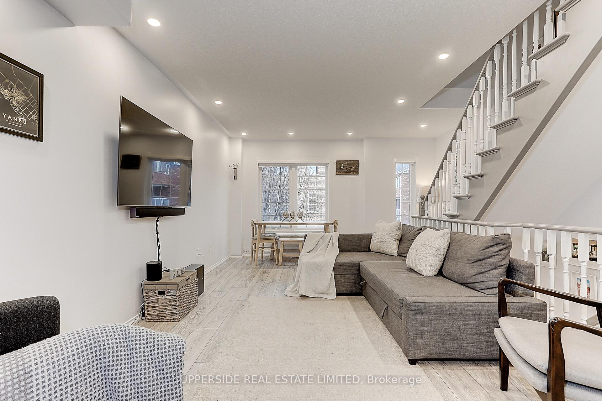 Photo 13 of 67 Birdstone Crescent, Toronto, Junction Area — HOMEH