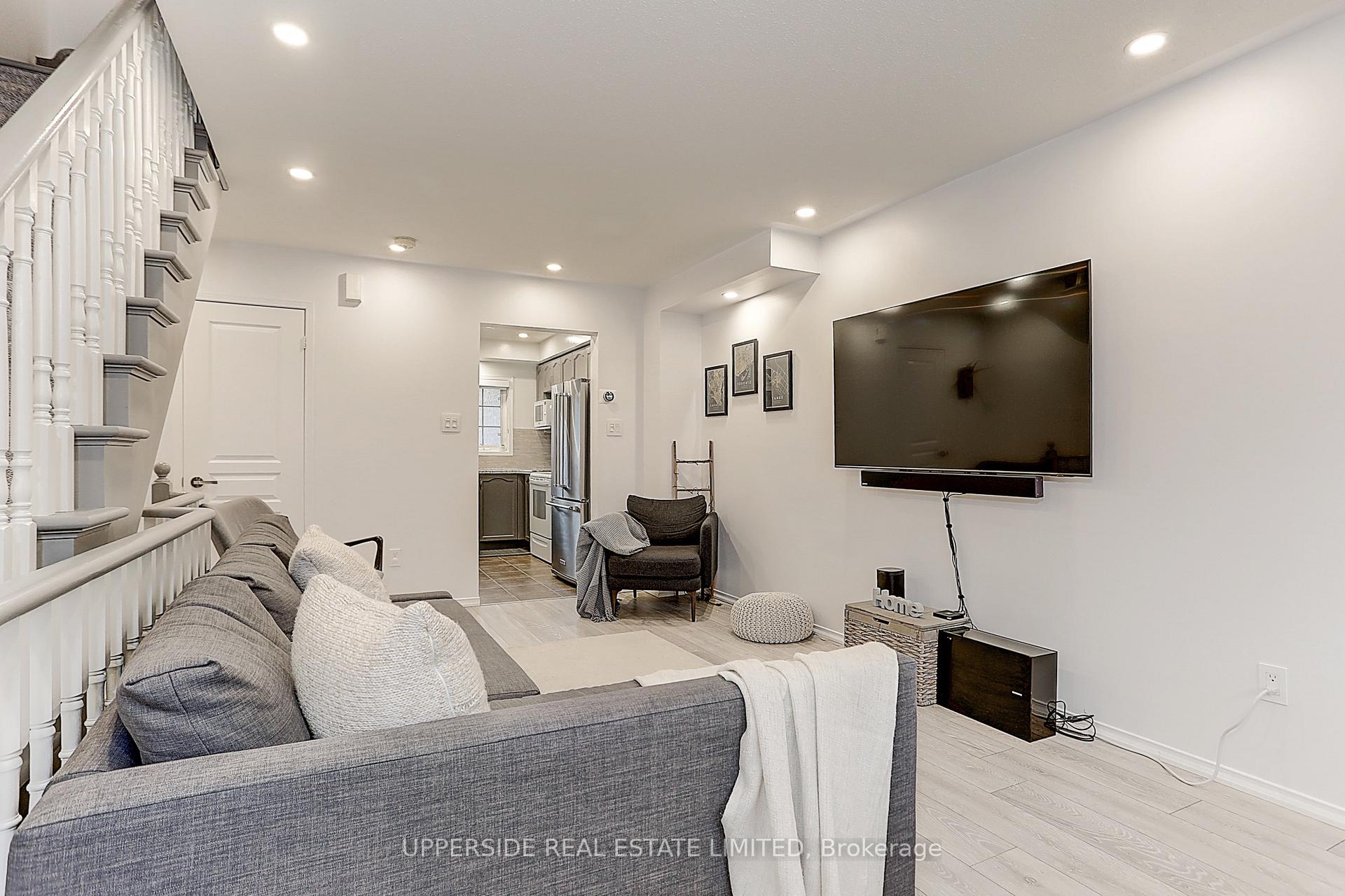 Photo 16 of 67 Birdstone Crescent, Toronto, Junction Area — HOMEH