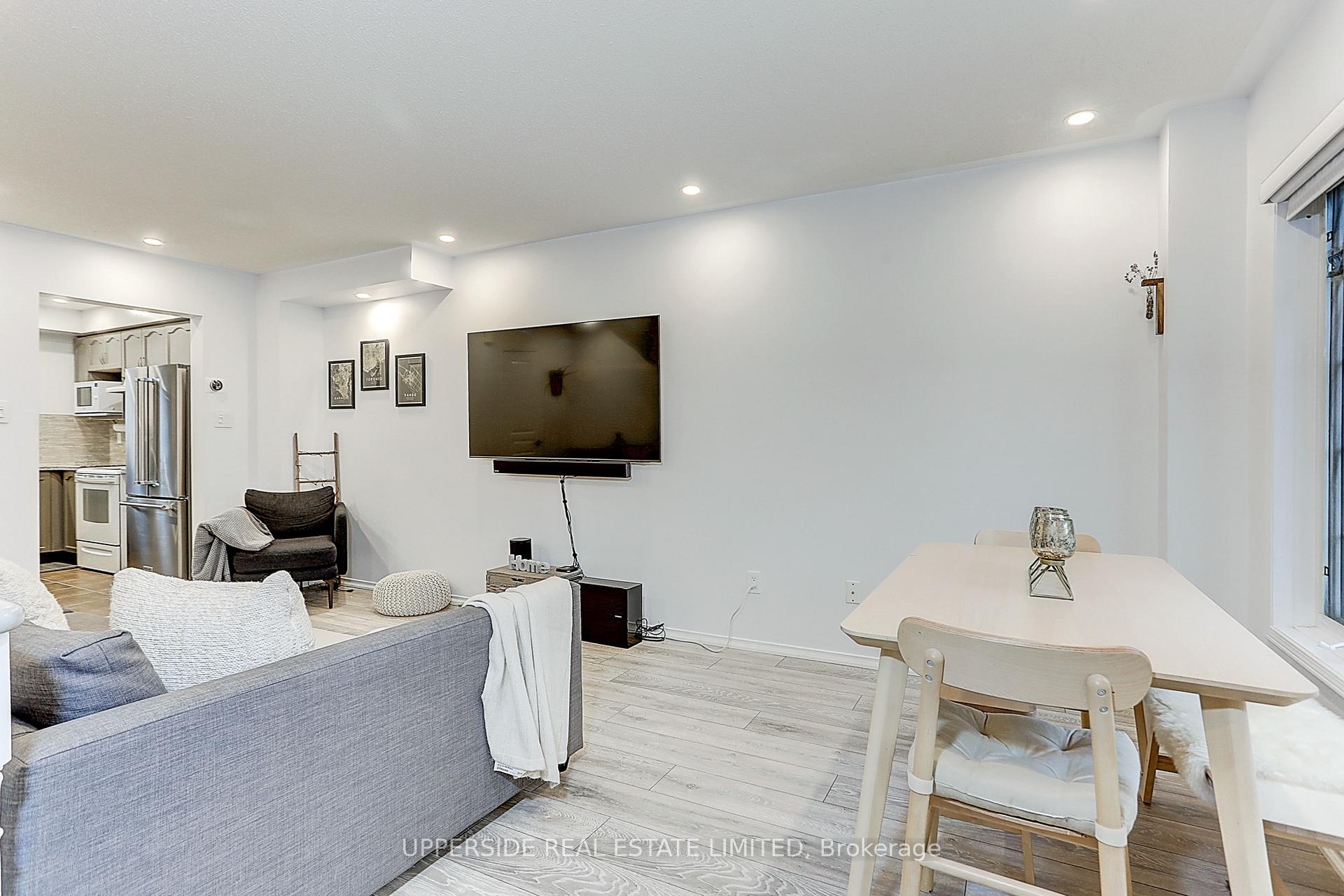 Photo 17 of 67 Birdstone Crescent, Toronto, Junction Area — HOMEH