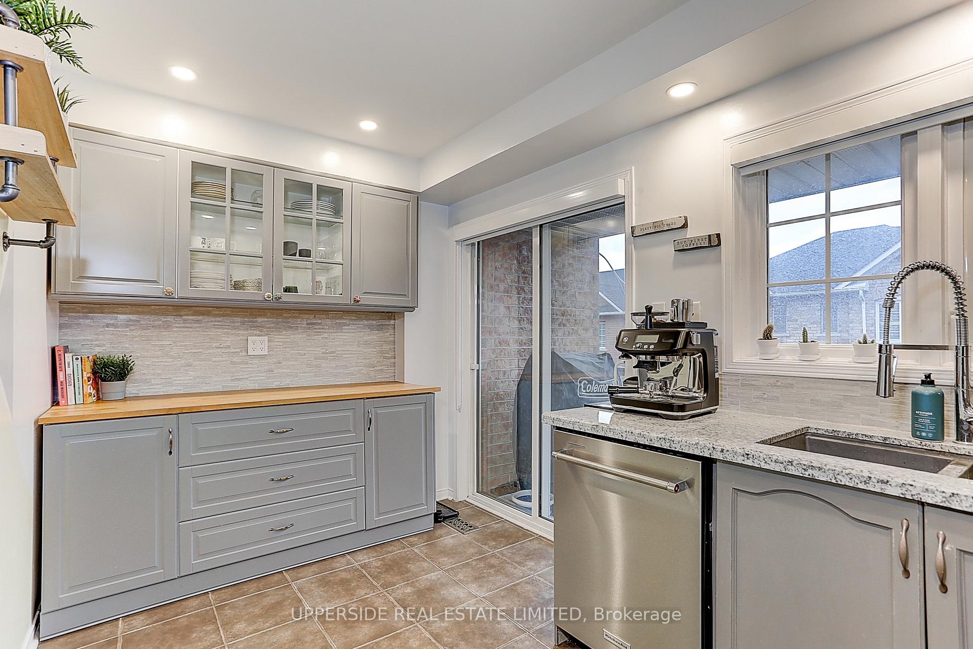 Photo 24 of 67 Birdstone Crescent, Toronto, Junction Area — HOMEH
