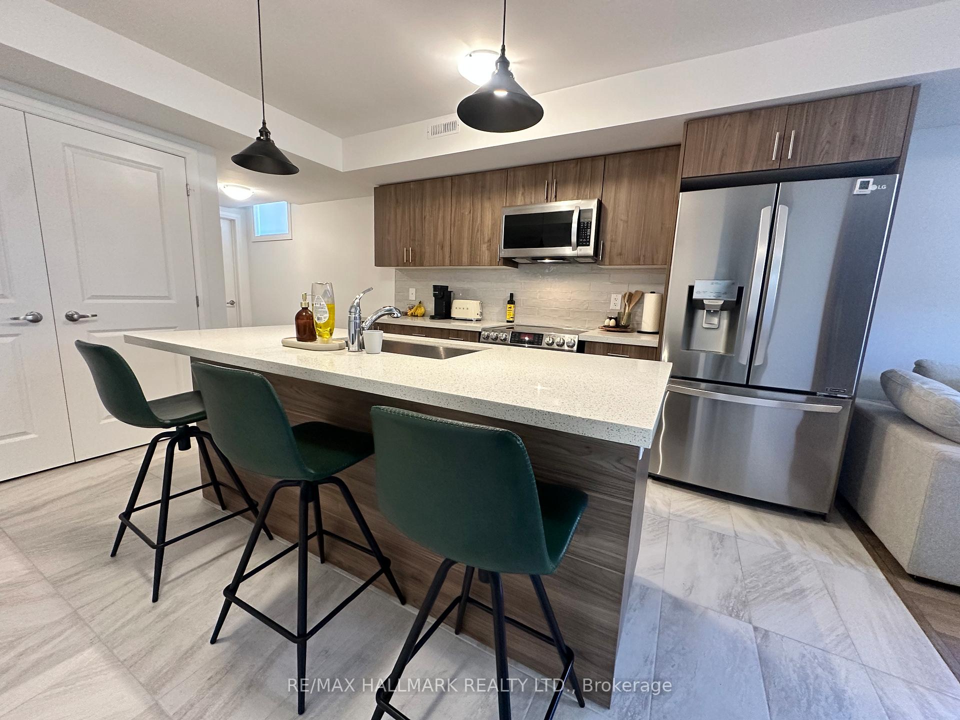 Photo 3 of Unit lower, 30 Barnyard Trail, Barrie, Rural Barrie Southeast — HOMEH