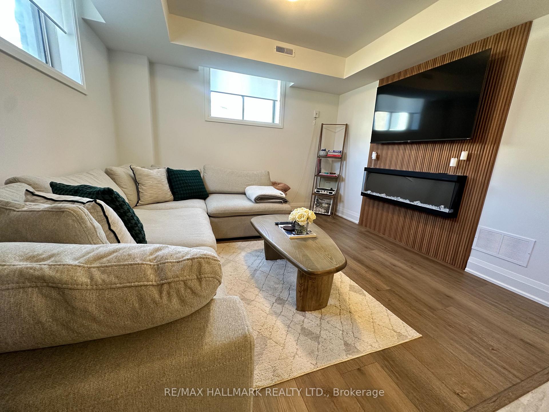 Photo 5 of Unit lower, 30 Barnyard Trail, Barrie, Rural Barrie Southeast — HOMEH