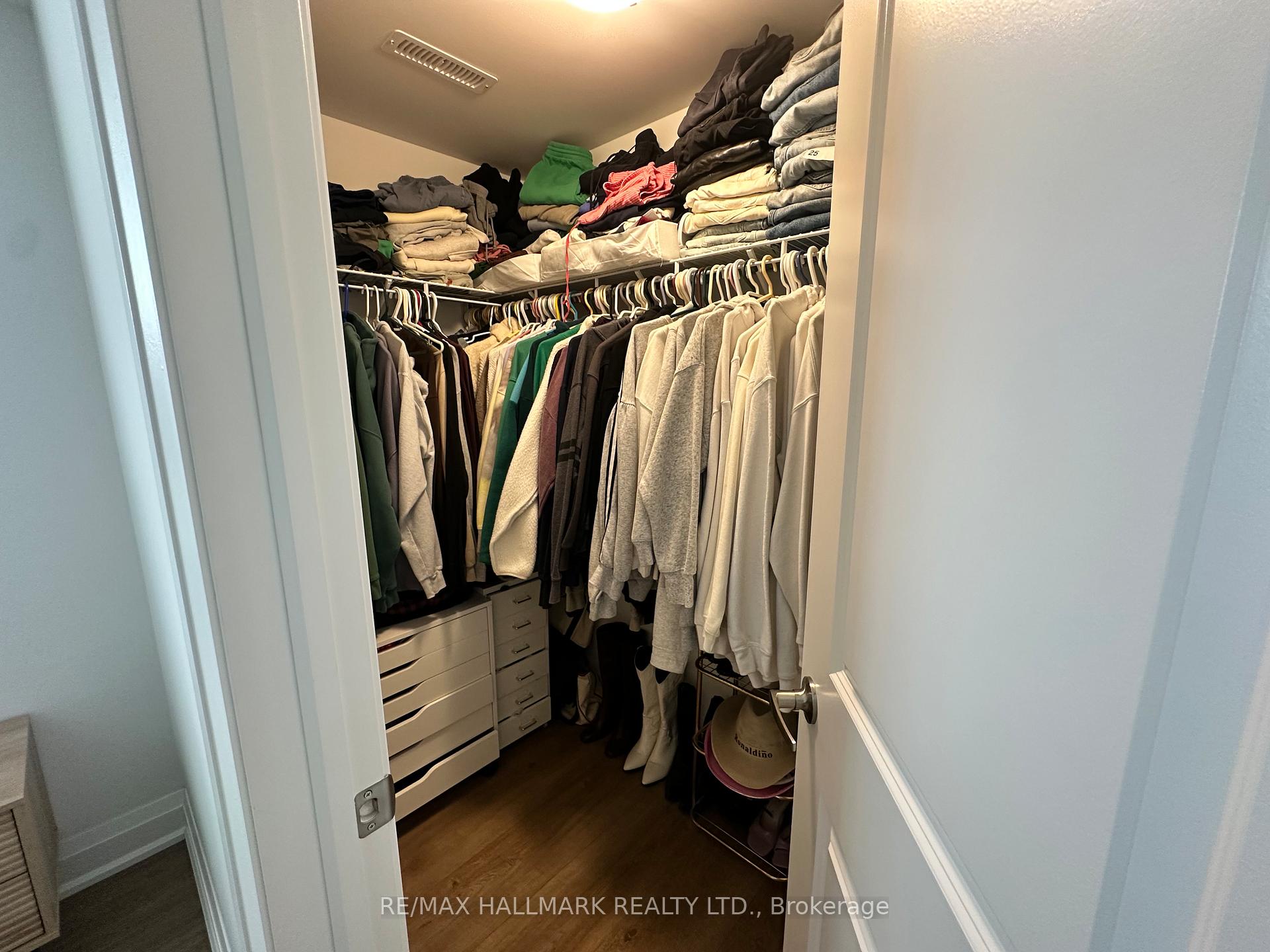 Photo 11 of Unit lower, 30 Barnyard Trail, Barrie, Rural Barrie Southeast — HOMEH