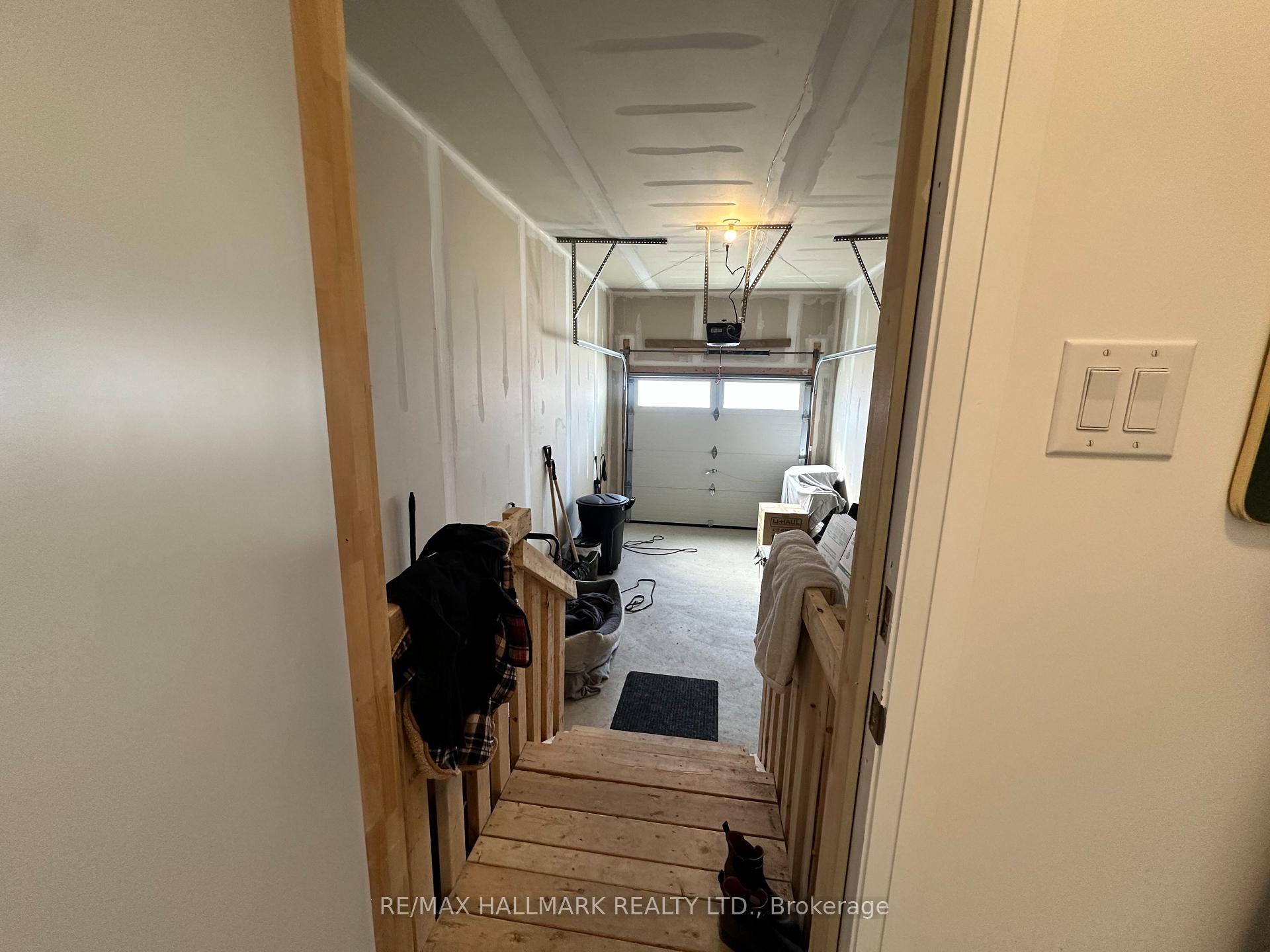 Photo 13 of Unit lower, 30 Barnyard Trail, Barrie, Rural Barrie Southeast — HOMEH