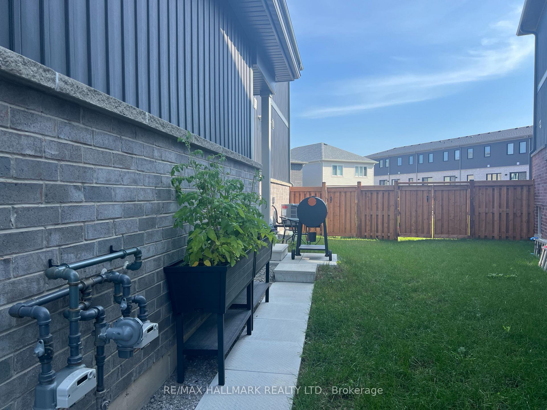 Photo 15 of Unit lower, 30 Barnyard Trail, Barrie, Rural Barrie Southeast — HOMEH
