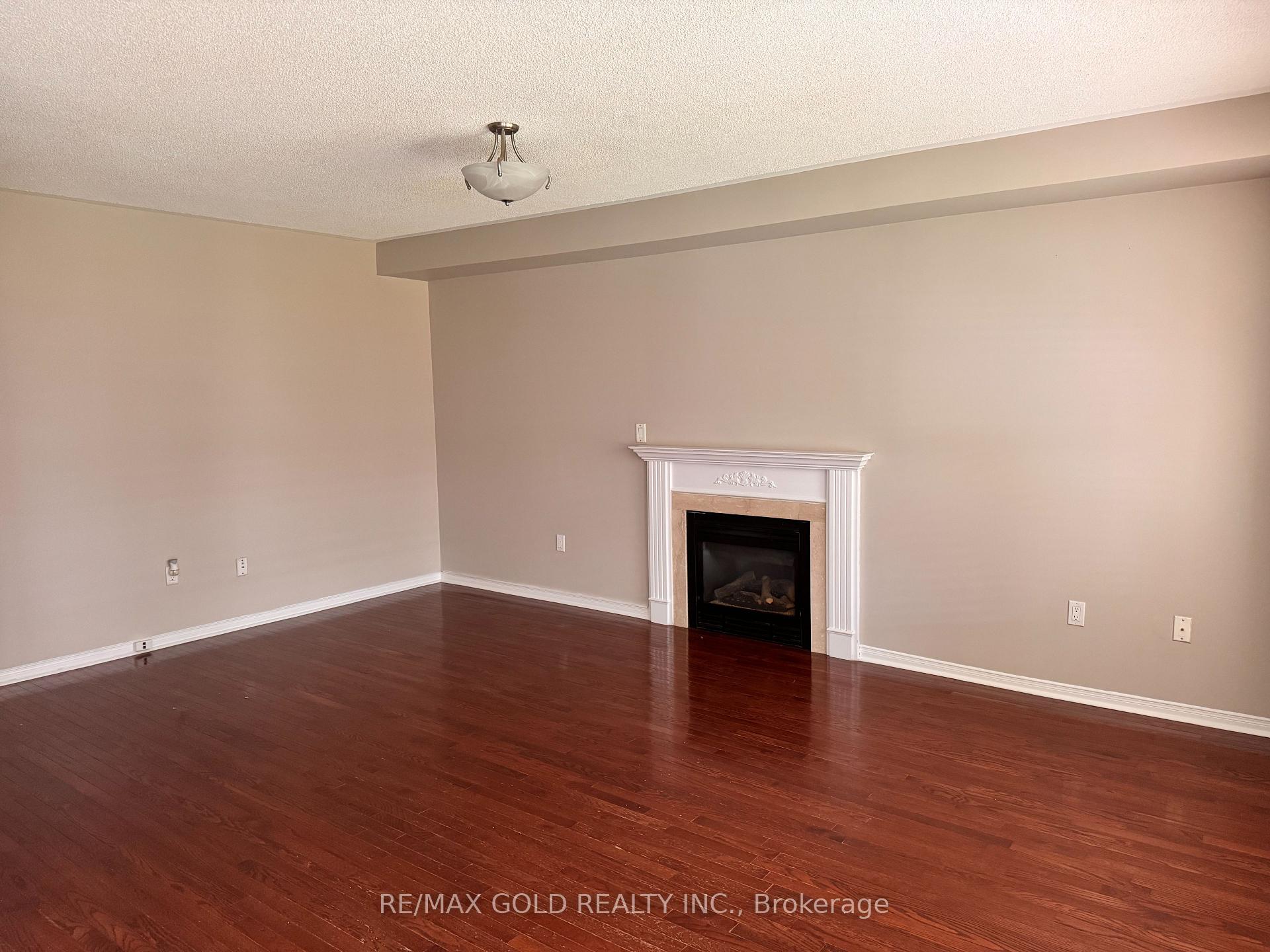 Photo 5 of 6 Nina Place, Brampton, Fletcher's Meadow — HOMEH