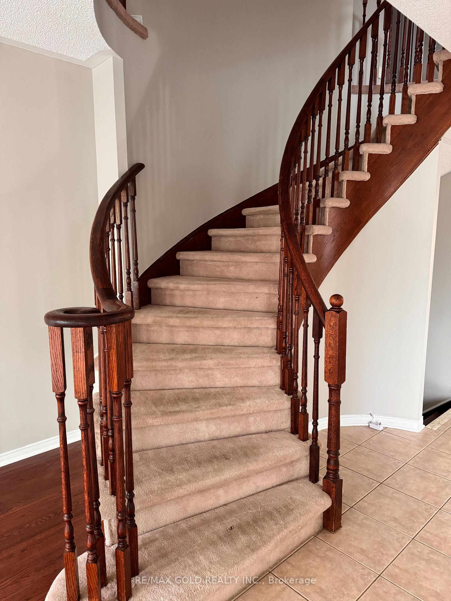 Photo 8 of 6 Nina Place, Brampton, Fletcher's Meadow — HOMEH