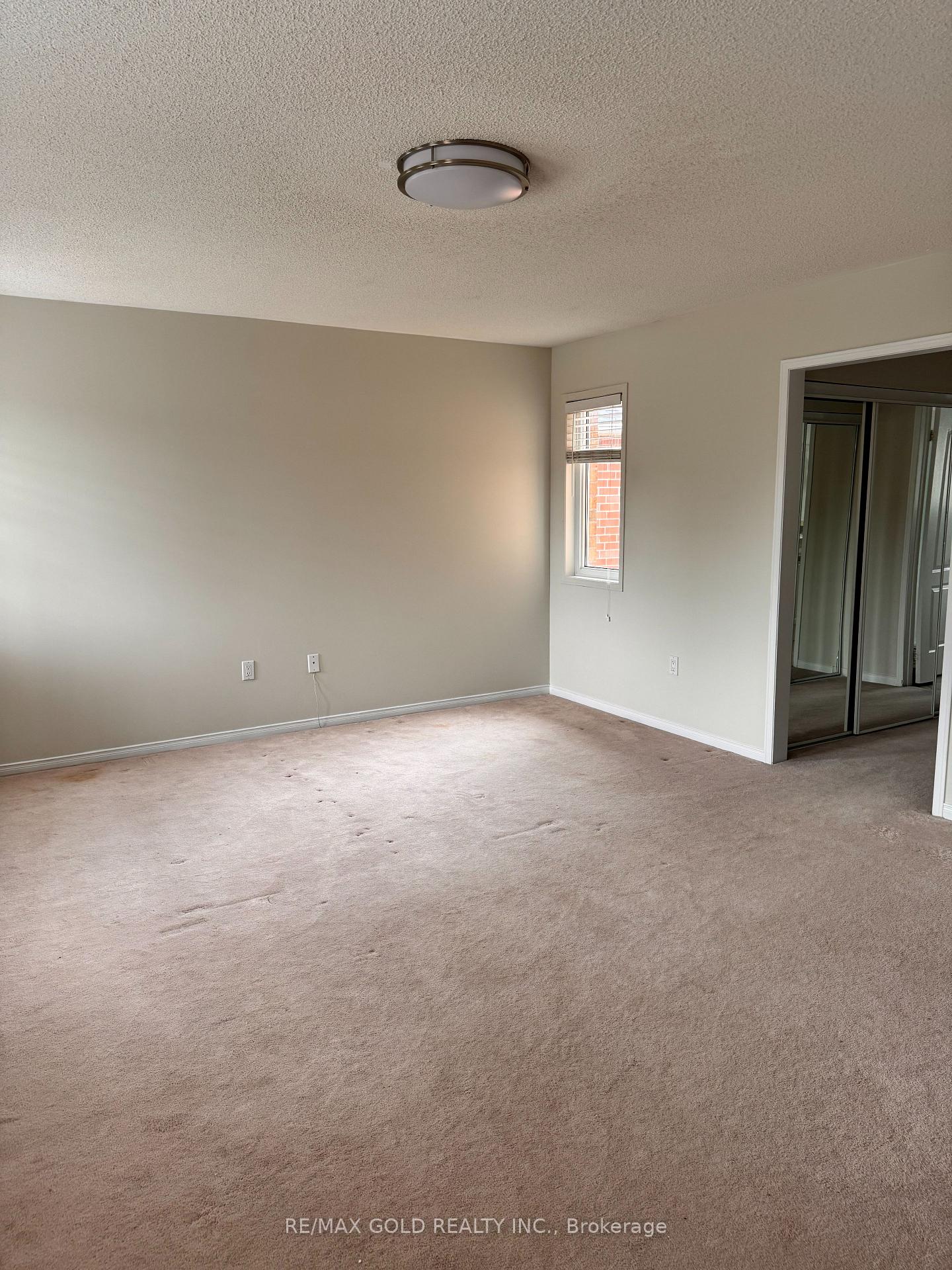 Photo 9 of 6 Nina Place, Brampton, Fletcher's Meadow — HOMEH