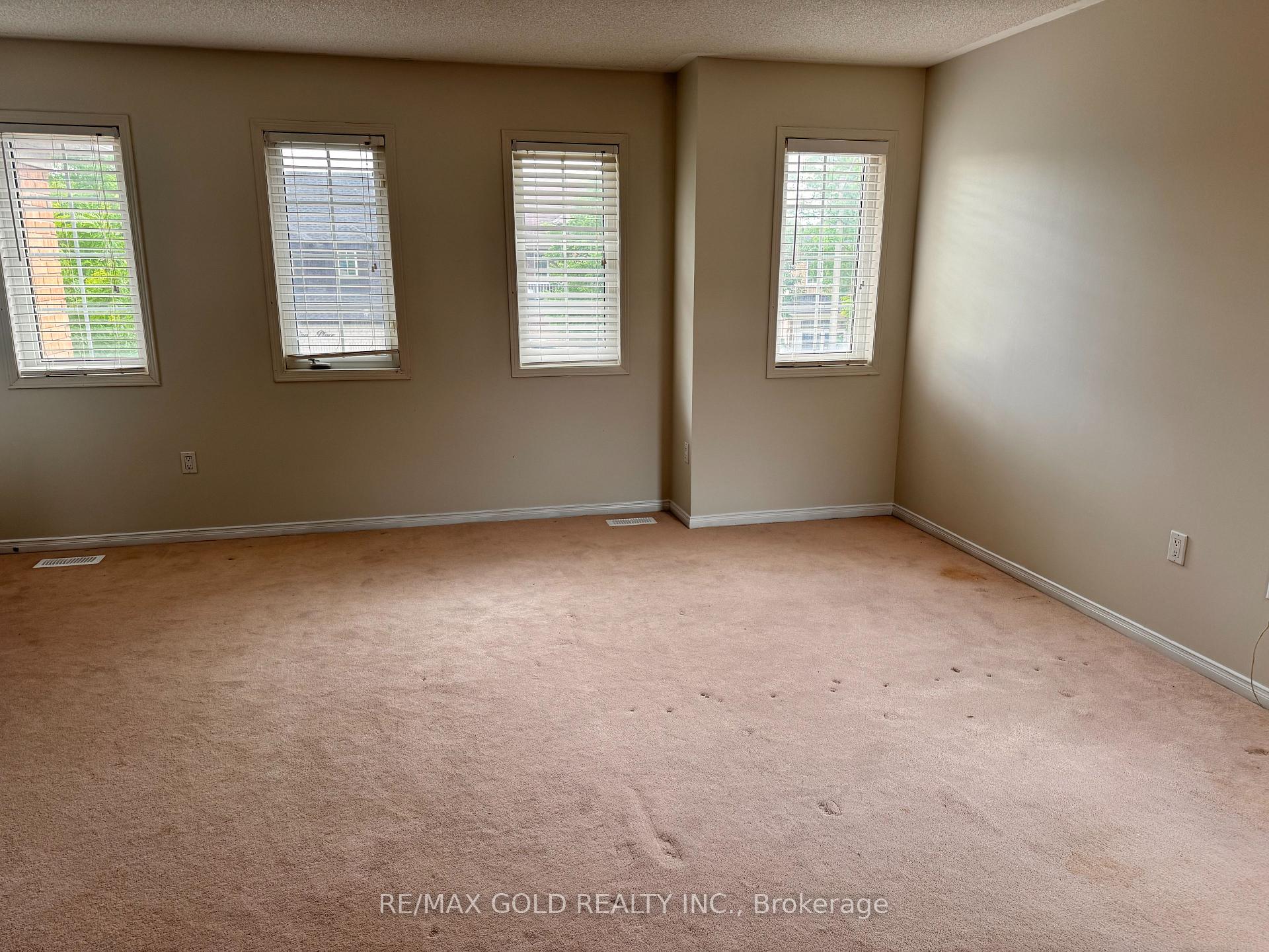 Photo 10 of 6 Nina Place, Brampton, Fletcher's Meadow — HOMEH