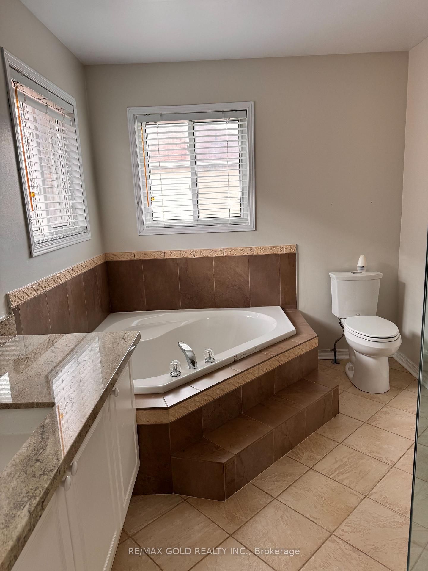 Photo 12 of 6 Nina Place, Brampton, Fletcher's Meadow — HOMEH