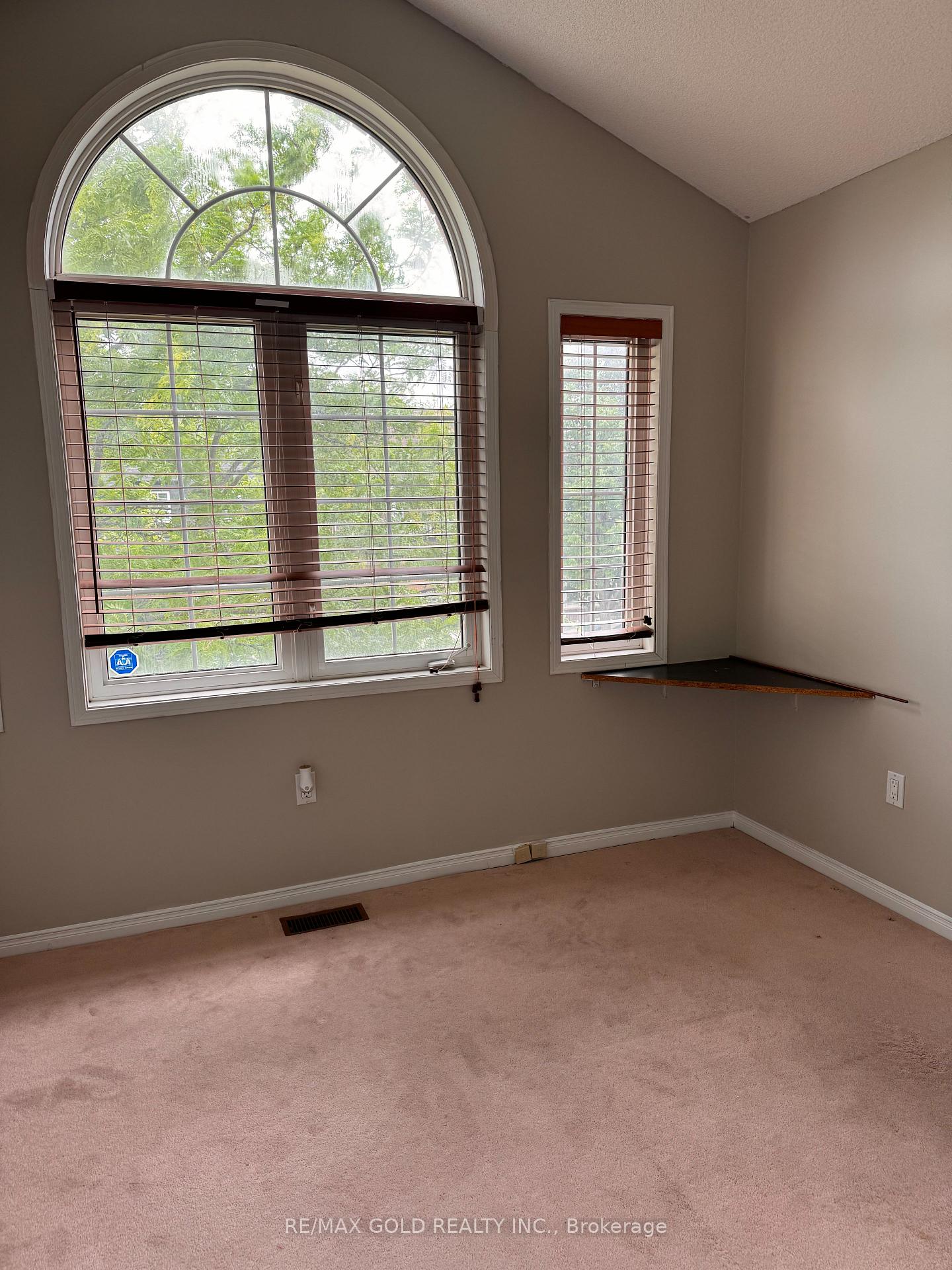 Photo 14 of 6 Nina Place, Brampton, Fletcher's Meadow — HOMEH