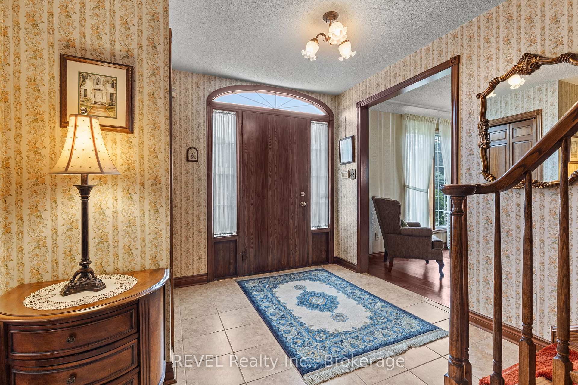Photo 5 of 7190 Waterloo Drive, Niagara Falls, Casey — HOMEH