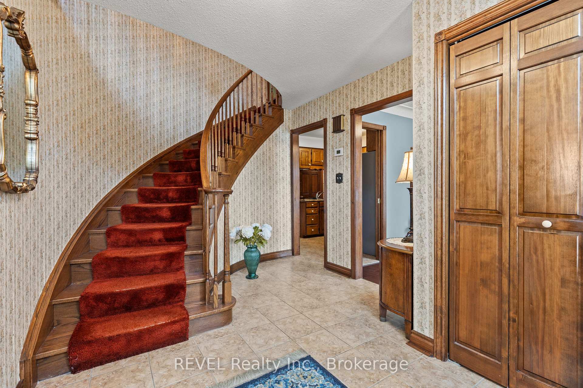 Photo 7 of 7190 Waterloo Drive, Niagara Falls, Casey — HOMEH