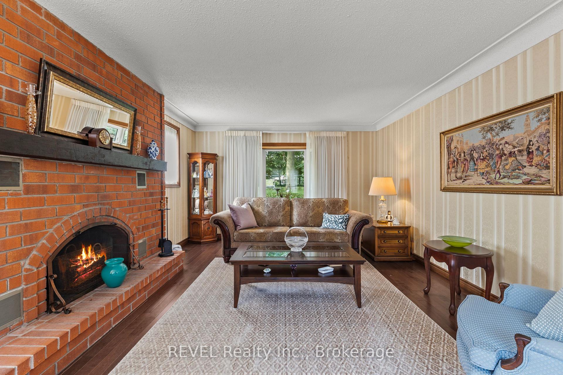 Photo 9 of 7190 Waterloo Drive, Niagara Falls, Casey — HOMEH