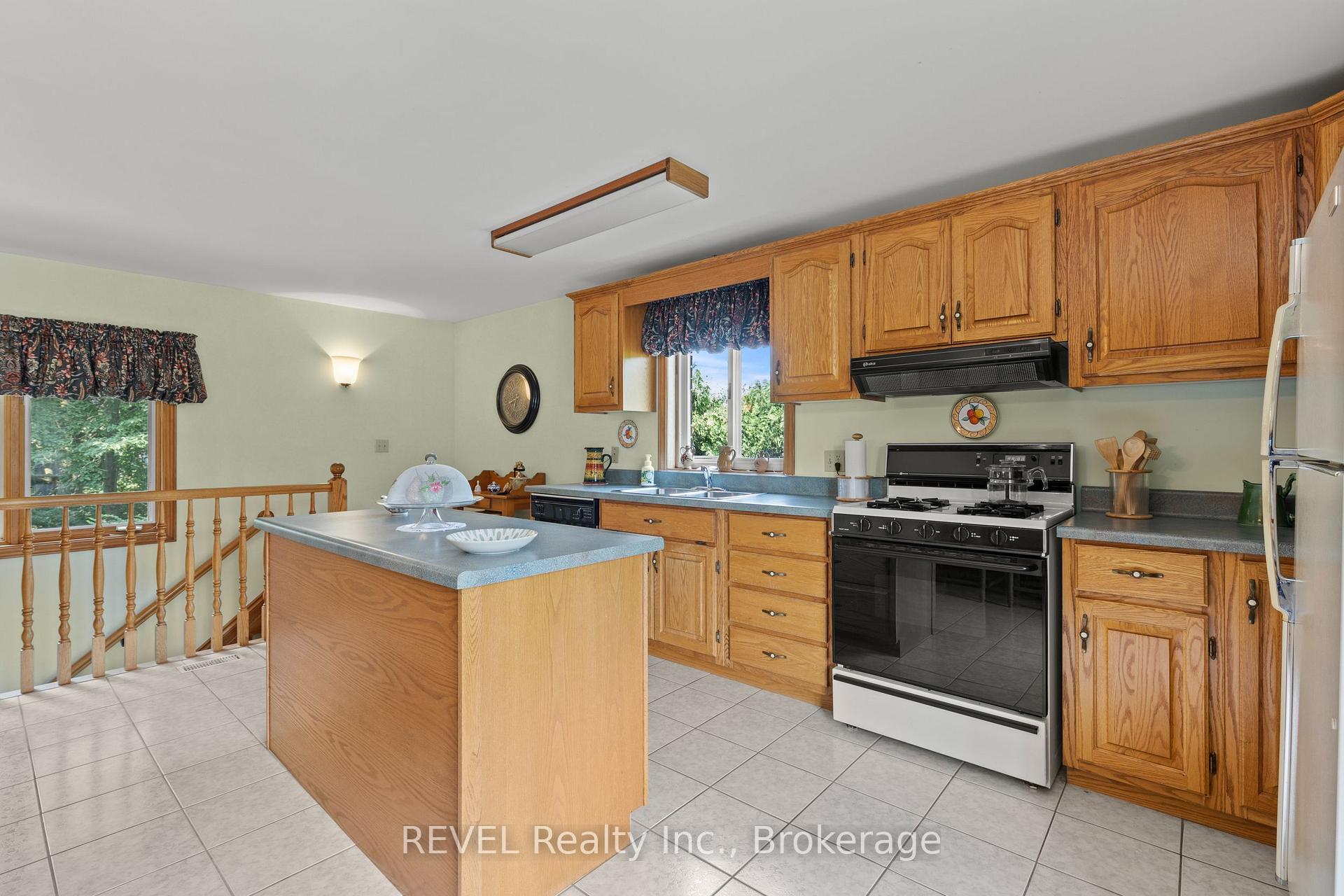 Photo 34 of 7190 Waterloo Drive, Niagara Falls, Casey — HOMEH