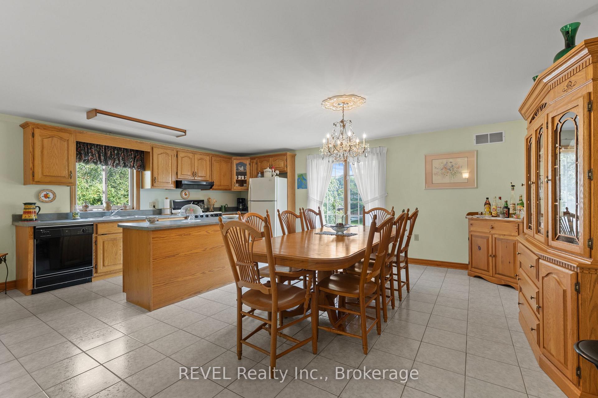 Photo 37 of 7190 Waterloo Drive, Niagara Falls, Casey — HOMEH