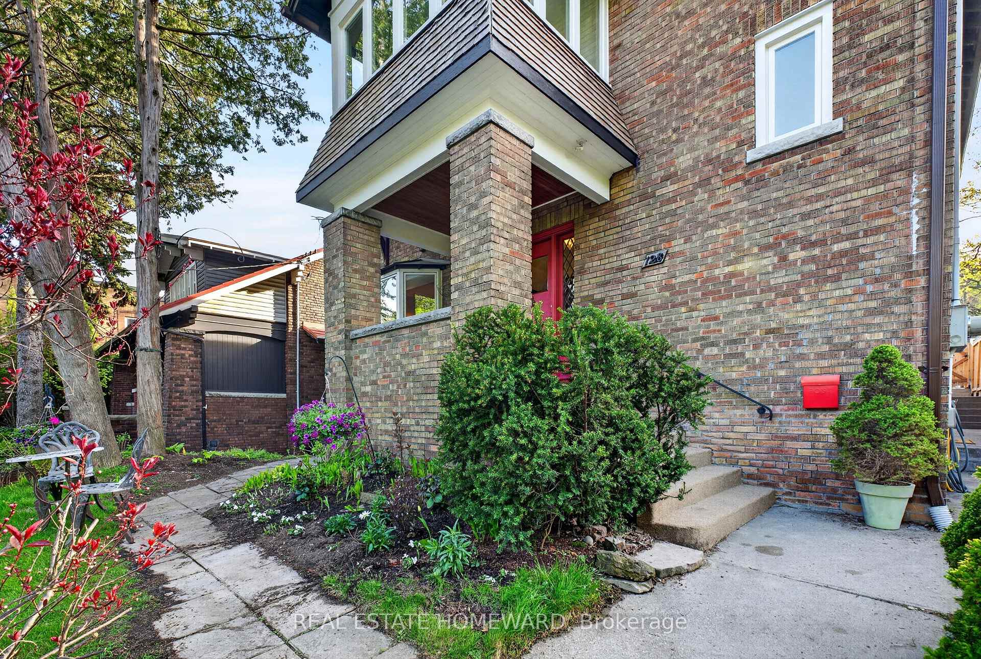 Photo 4 of 128 Glen Manor Drive, Toronto, The Beaches — HOMEH