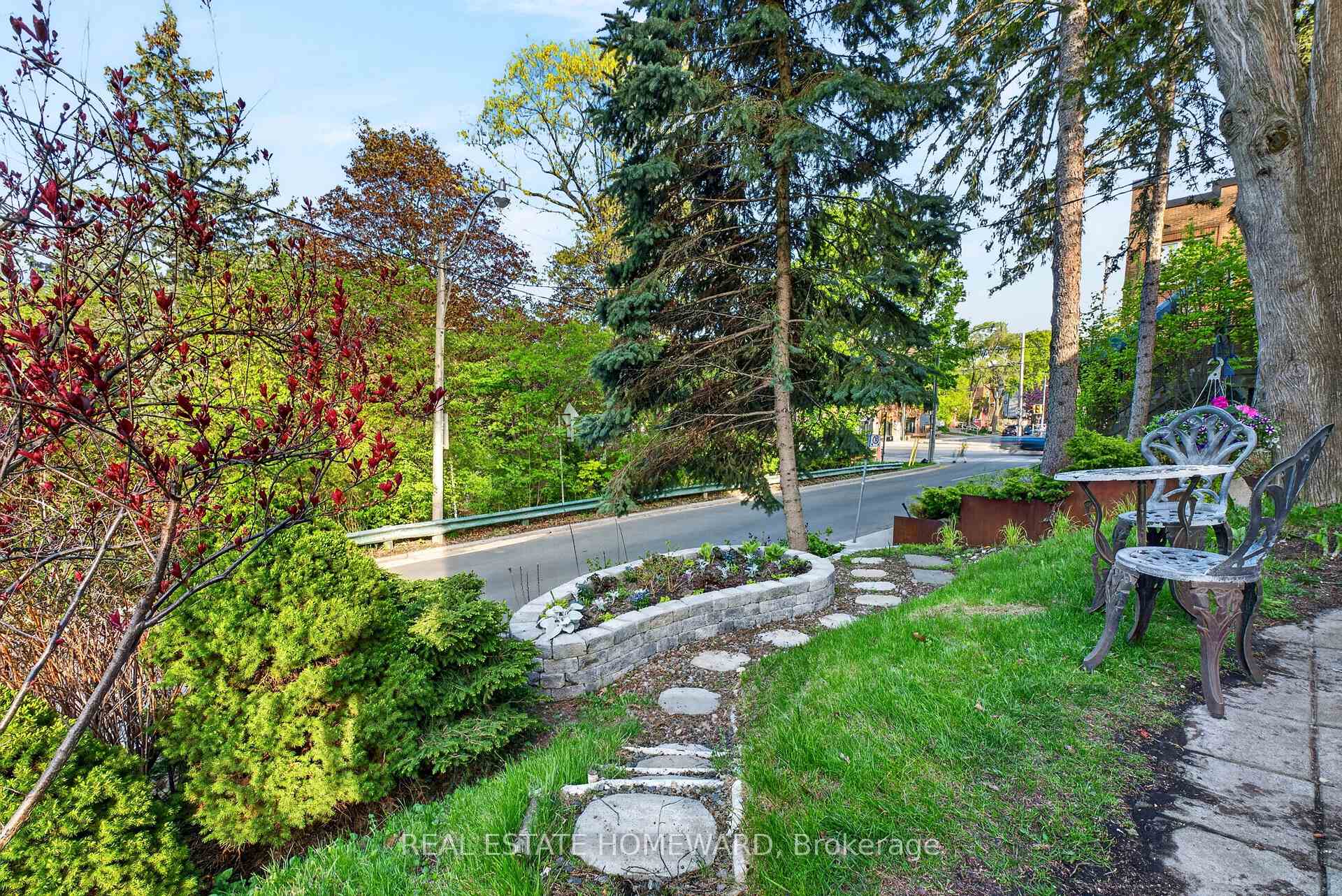 Photo 5 of 128 Glen Manor Drive, Toronto, The Beaches — HOMEH