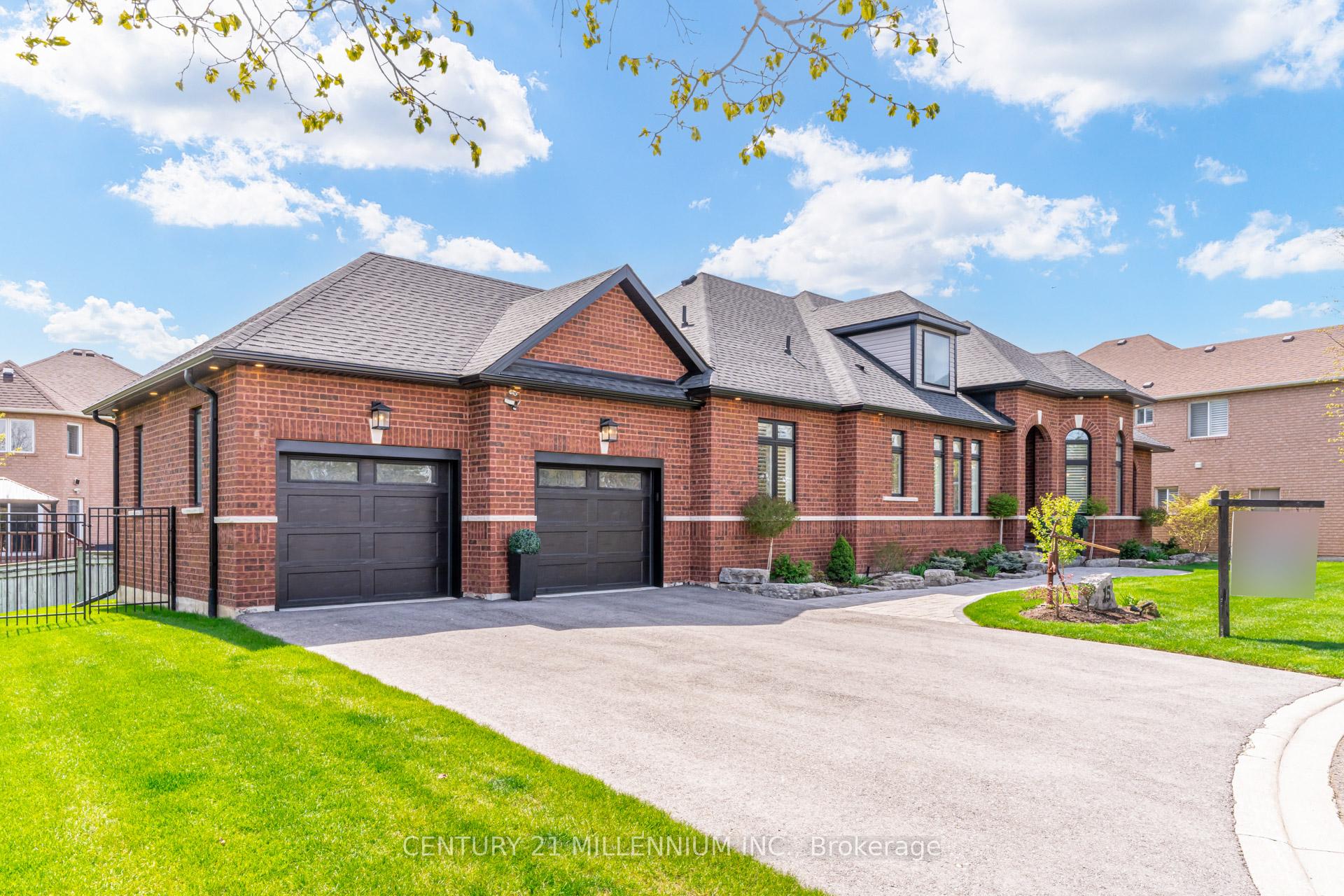 Photo 4 of 15 Bimmer Place, Brampton, Snelgrove — HOMEH