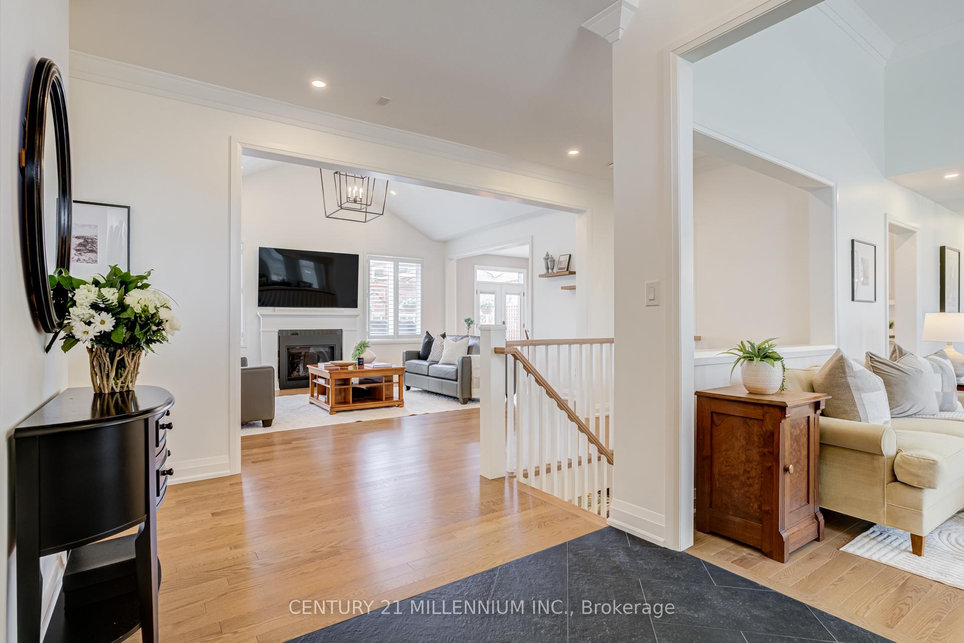 Photo 8 of 15 Bimmer Place, Brampton, Snelgrove — HOMEH