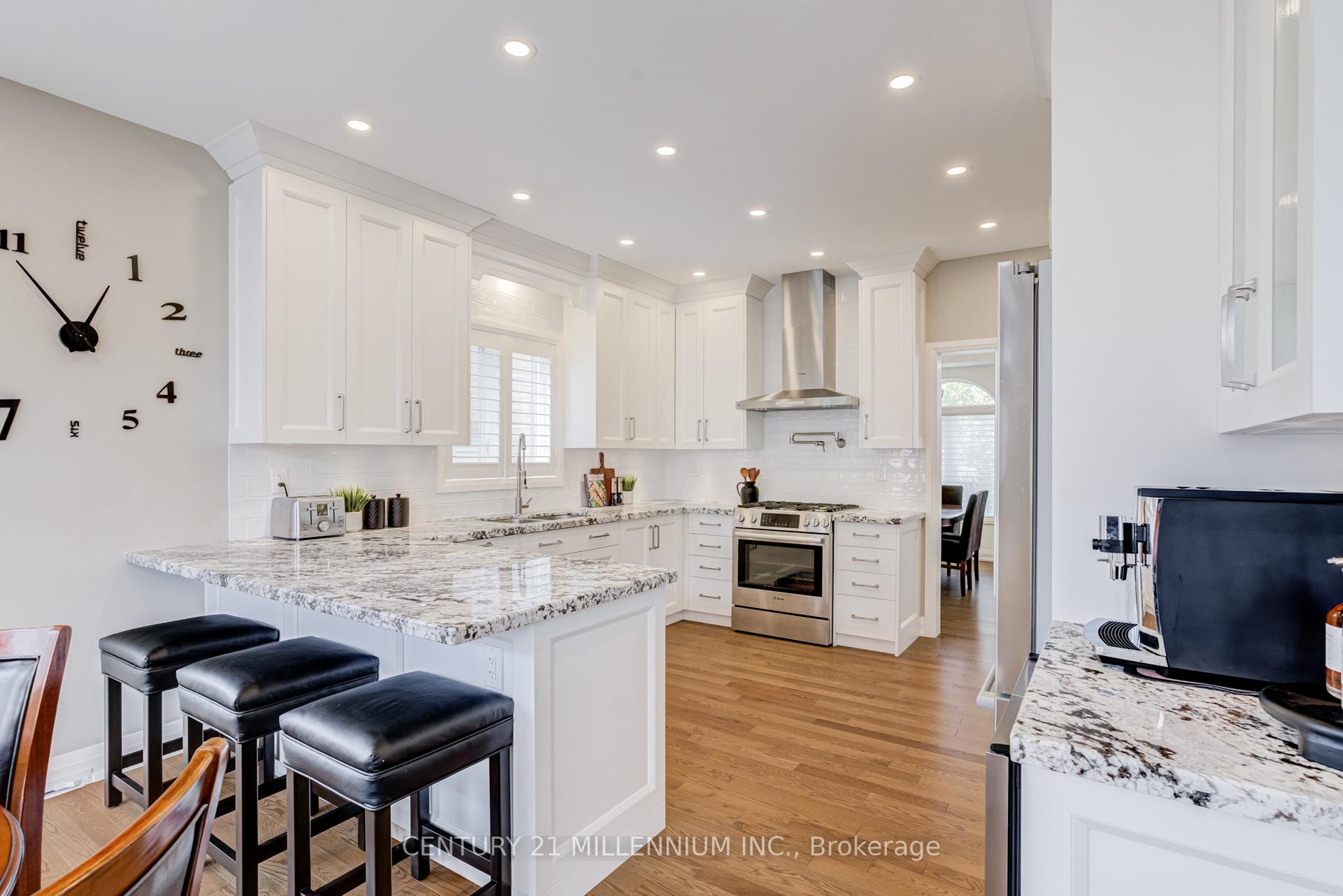 Photo 11 of 15 Bimmer Place, Brampton, Snelgrove — HOMEH