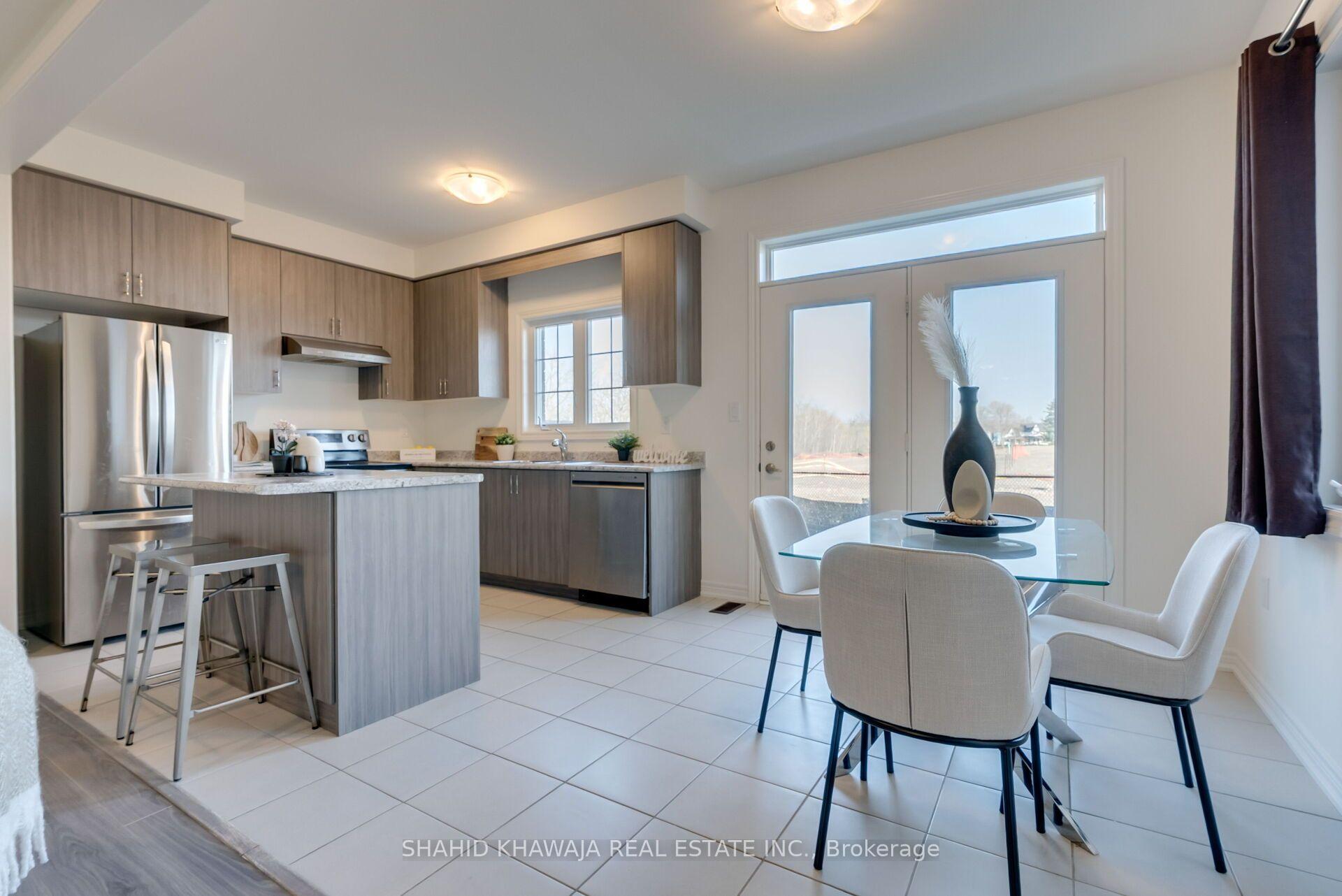 Photo 12 of 62 Holcomb Terrace, Hamilton, Waterdown — HOMEH