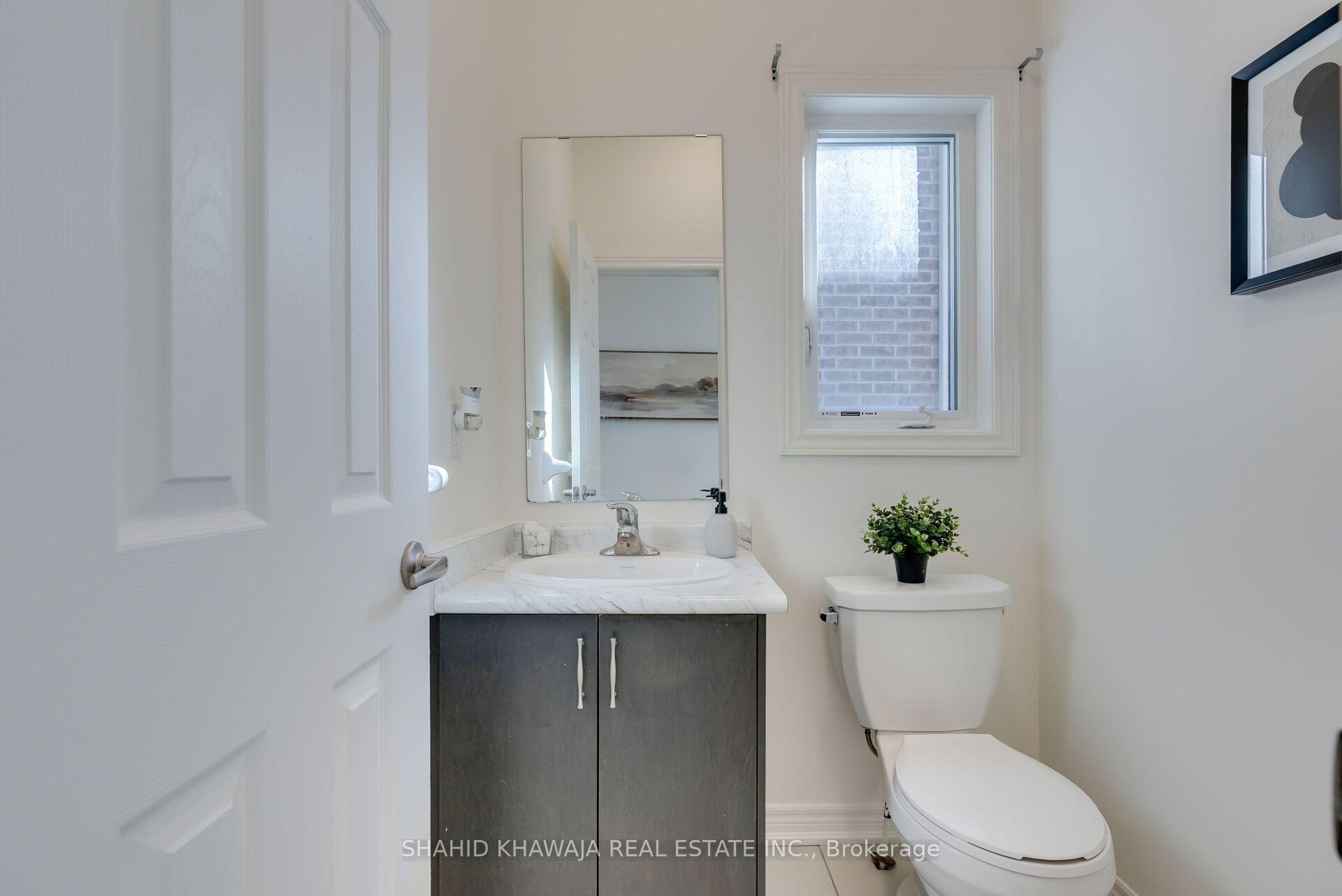 Photo 14 of 62 Holcomb Terrace, Hamilton, Waterdown — HOMEH