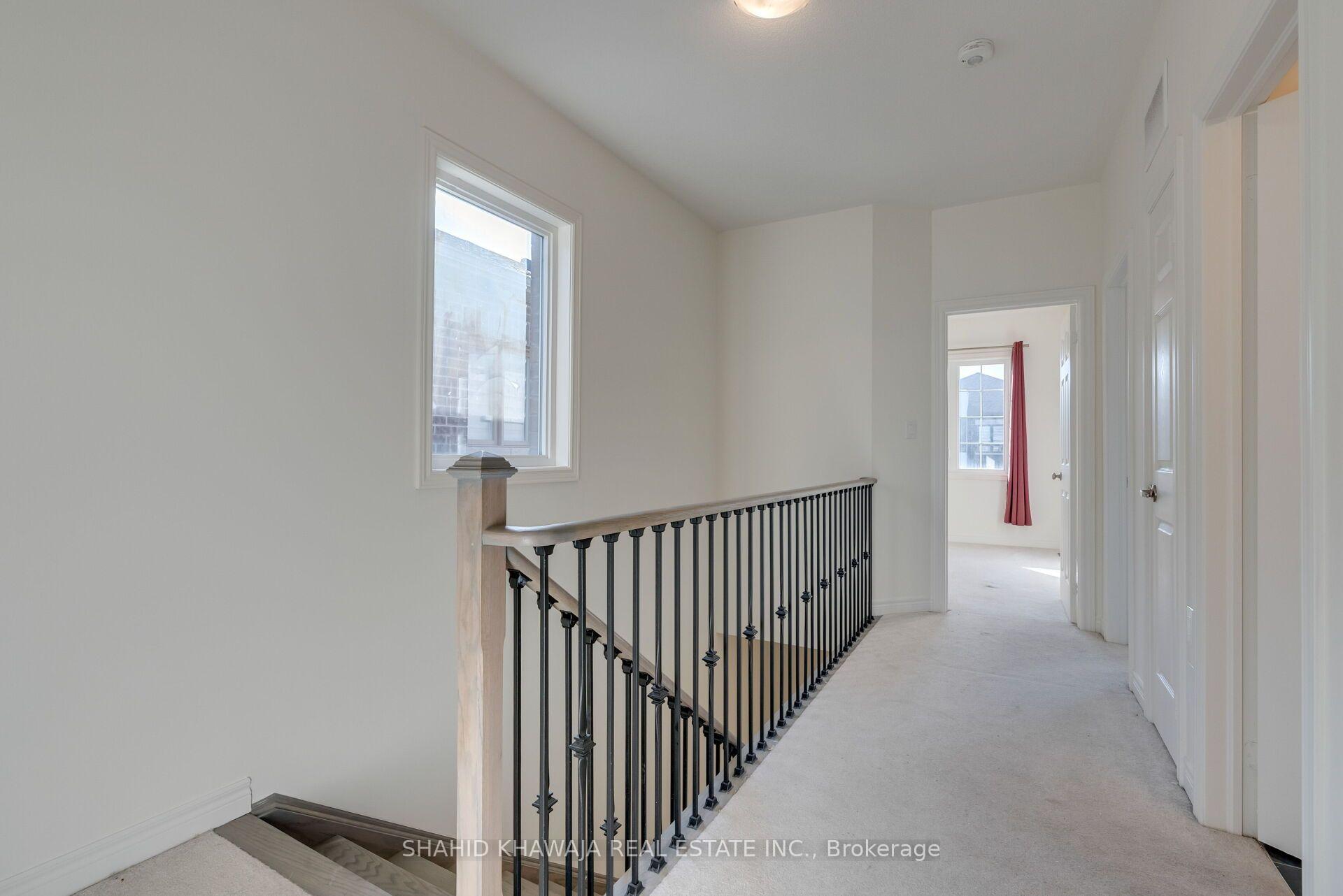 Photo 16 of 62 Holcomb Terrace, Hamilton, Waterdown — HOMEH