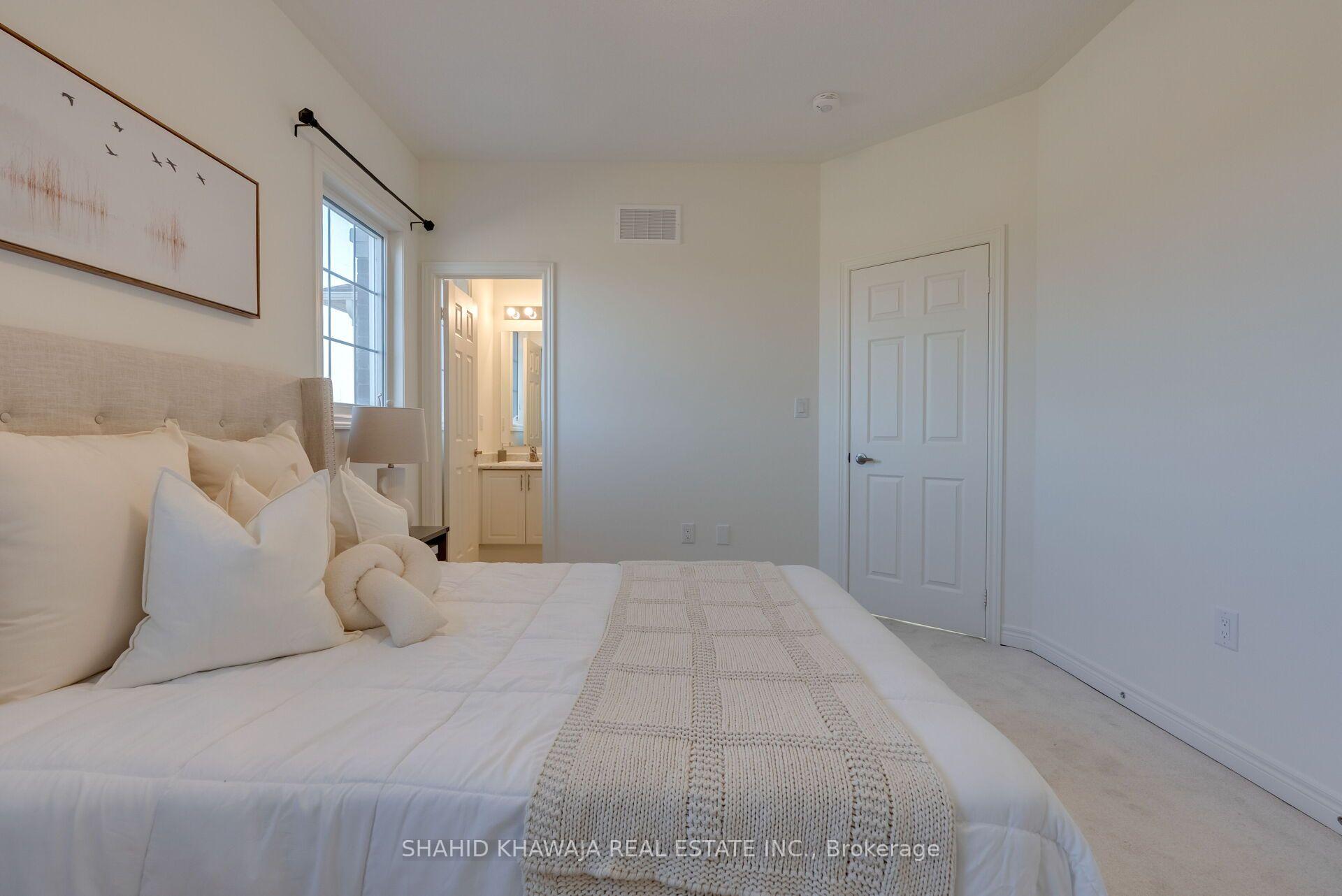 Photo 18 of 62 Holcomb Terrace, Hamilton, Waterdown — HOMEH