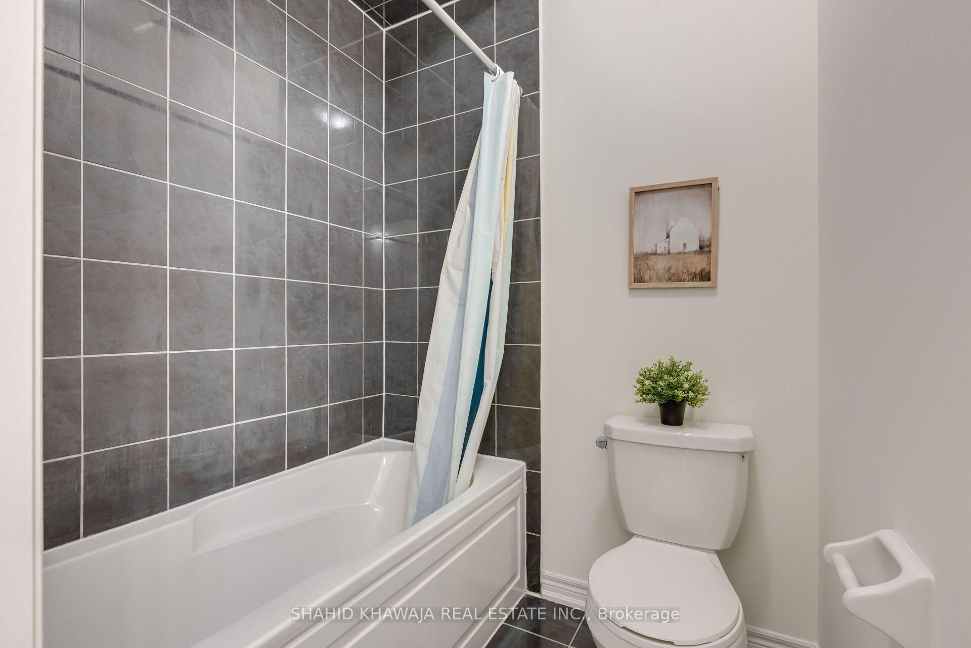 Photo 23 of 62 Holcomb Terrace, Hamilton, Waterdown — HOMEH