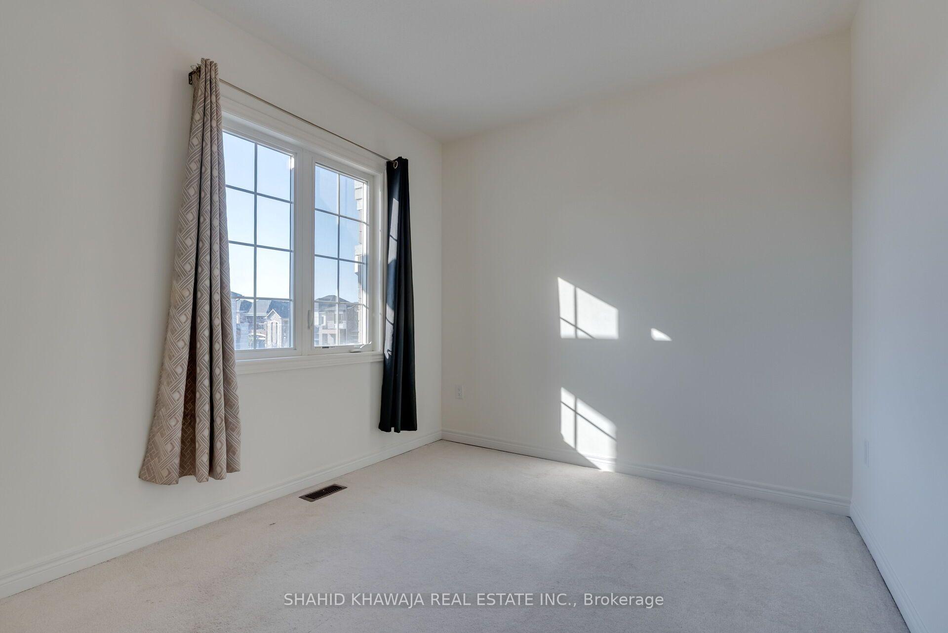 Photo 24 of 62 Holcomb Terrace, Hamilton, Waterdown — HOMEH