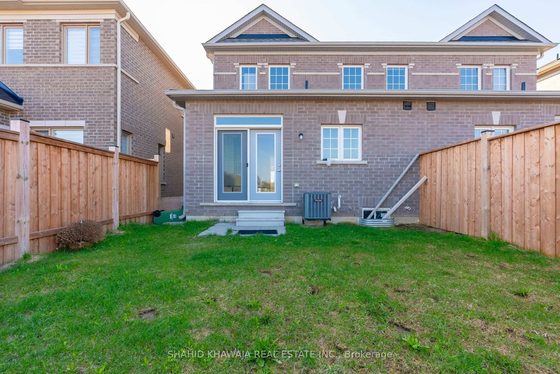 Photo 27 of 62 Holcomb Terrace, Hamilton, Waterdown — HOMEH
