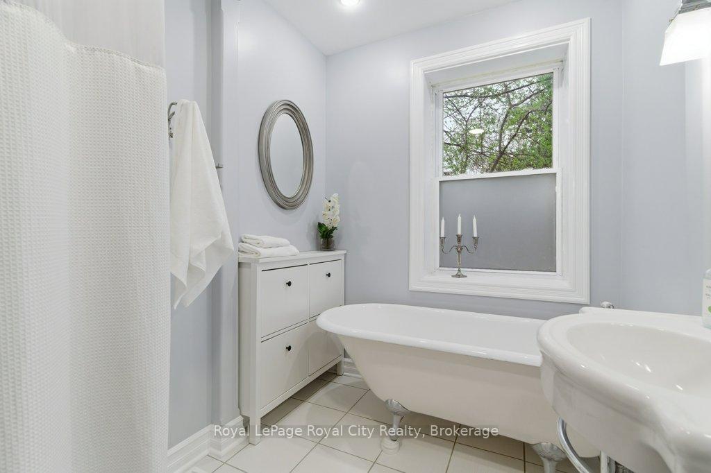 Photo 19 of 554 Woolwich Street, Guelph, Exhibition Park — HOMEH