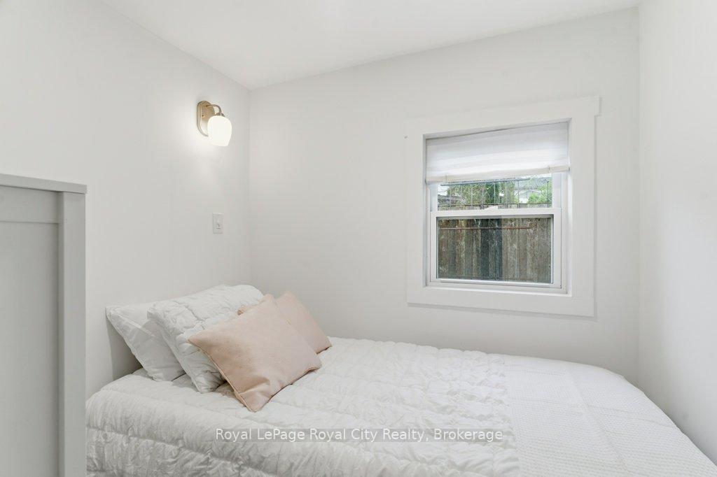 Photo 28 of 554 Woolwich Street, Guelph, Exhibition Park — HOMEH